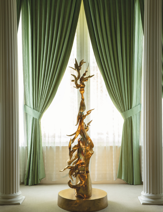 Richard Hunt Sculpture Lincoln Parlor