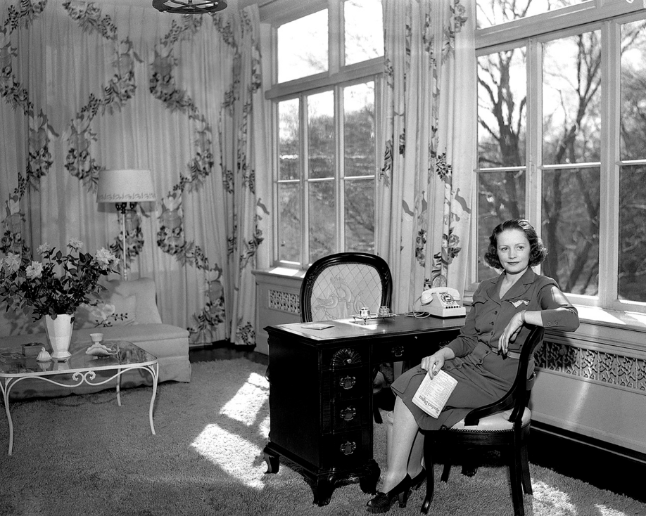 1942 First Lady Mabel Green in the Sunroom 