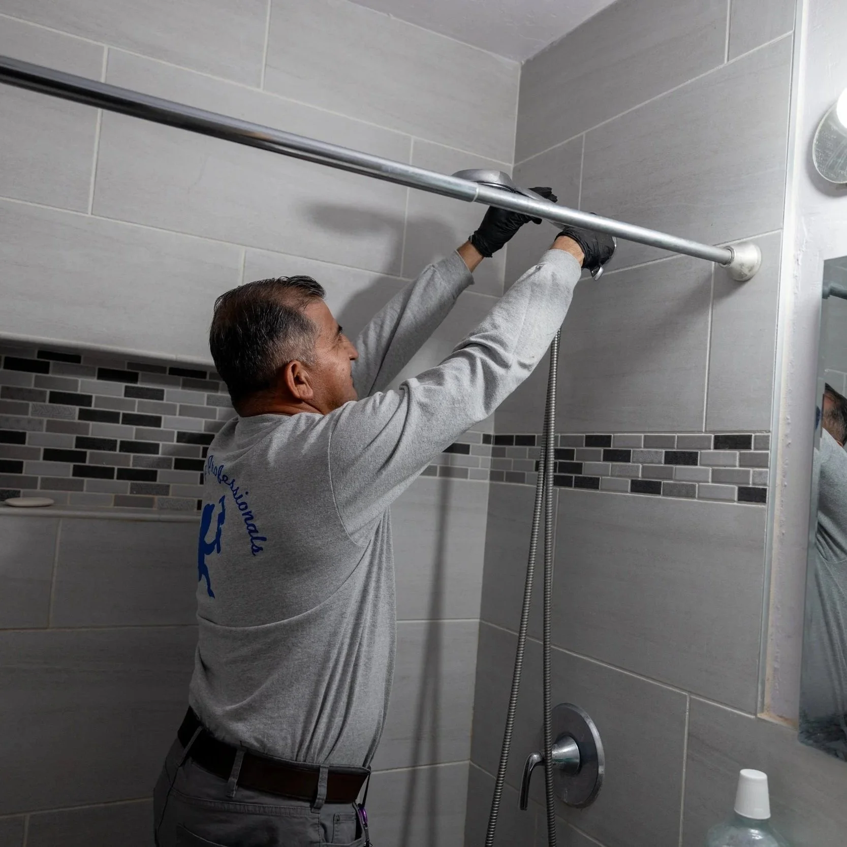 Why Does My Shower In Pasadena, CA, Smell Like Sewage After It Rains?