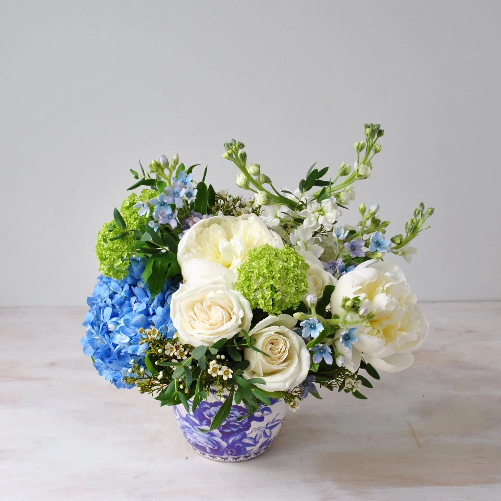 gorgeous flower arrangements delivery in Boston