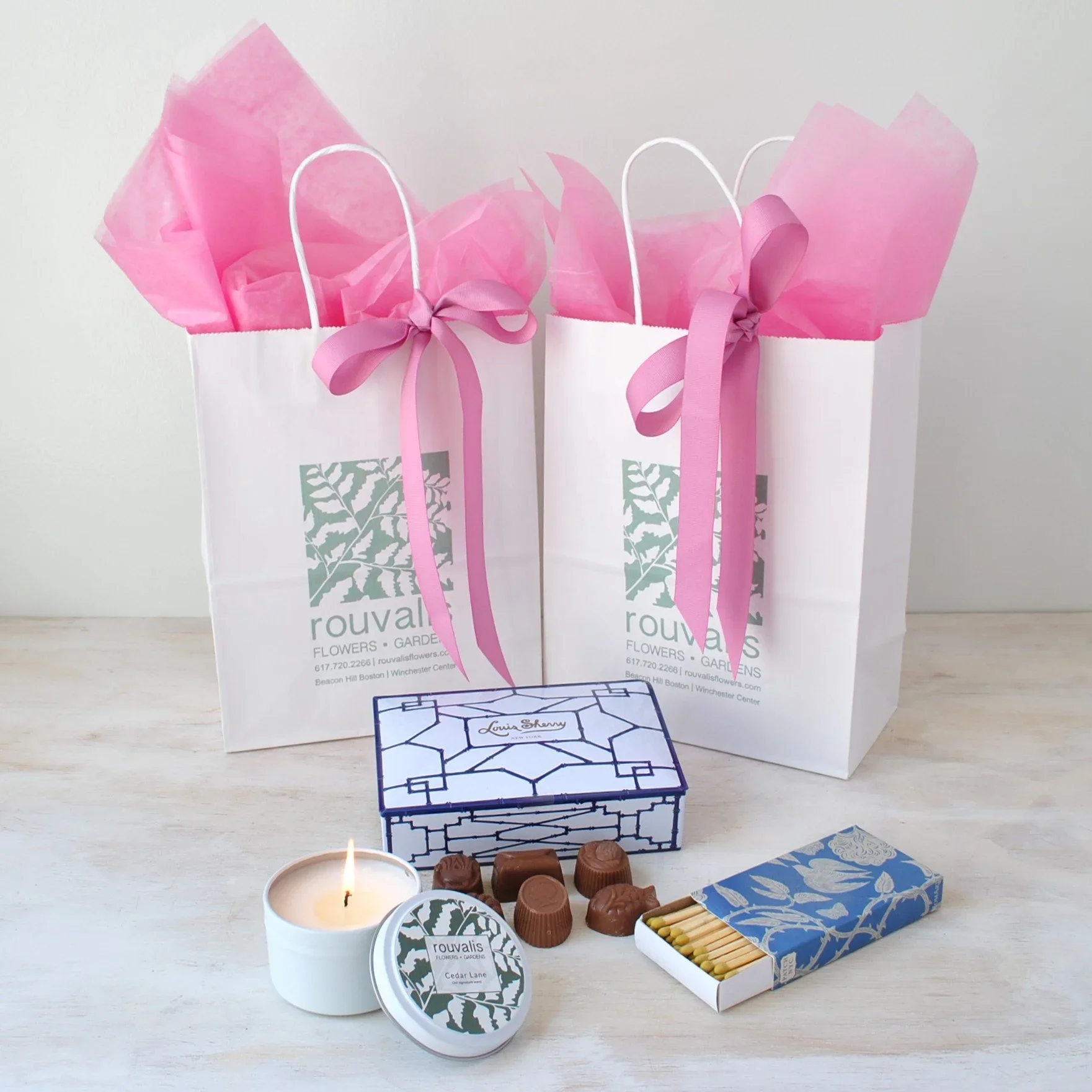 Chocolate & Gift Set - Cedar Lane