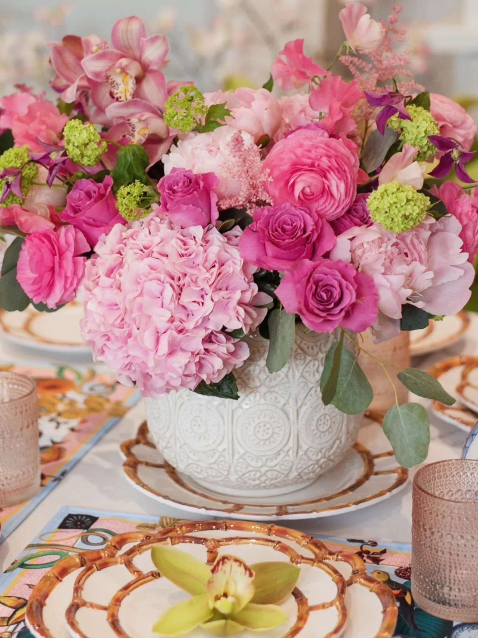 🌸Flowers as special as Mom 🌸 We&rsquo;ve curated our Mother&rsquo;s Day Collection with unique and sensational stems sure to impress Mom. From delicate clematis and whimsy viburnum to specialty Dutch hydrangea and everyone&rsquo;s favorite - peonie