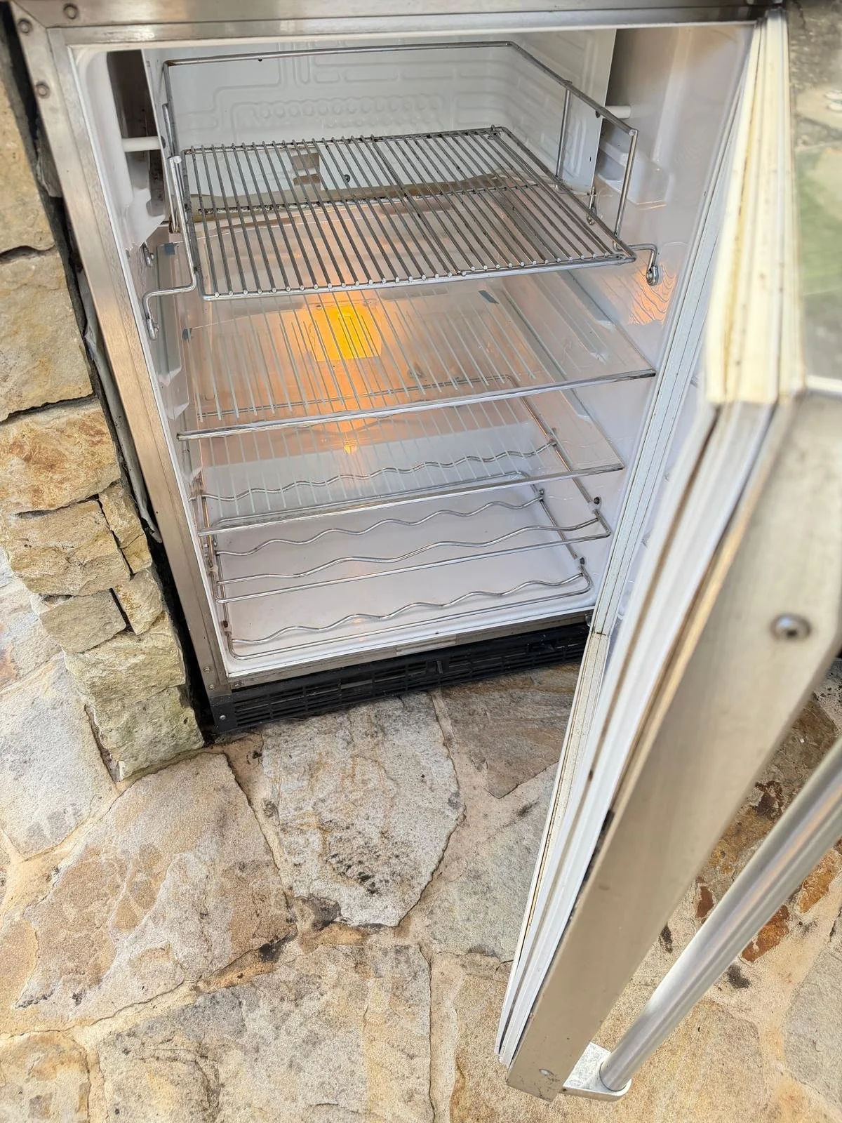 Viking-outdoor-refrigerator-repair-gilroy.jpg