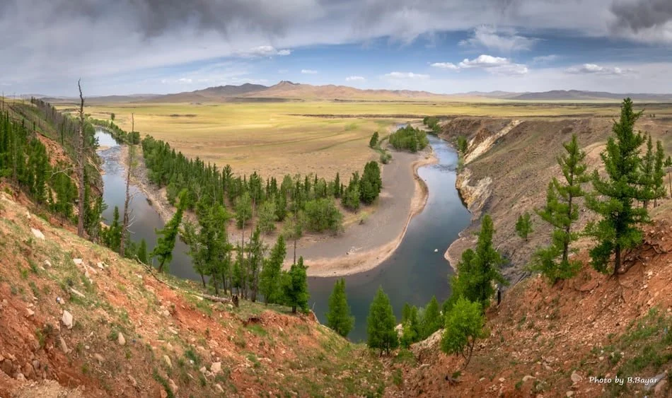 Aerial view of a river meandering across the Mongolian steppe (photo: B. Bayar)