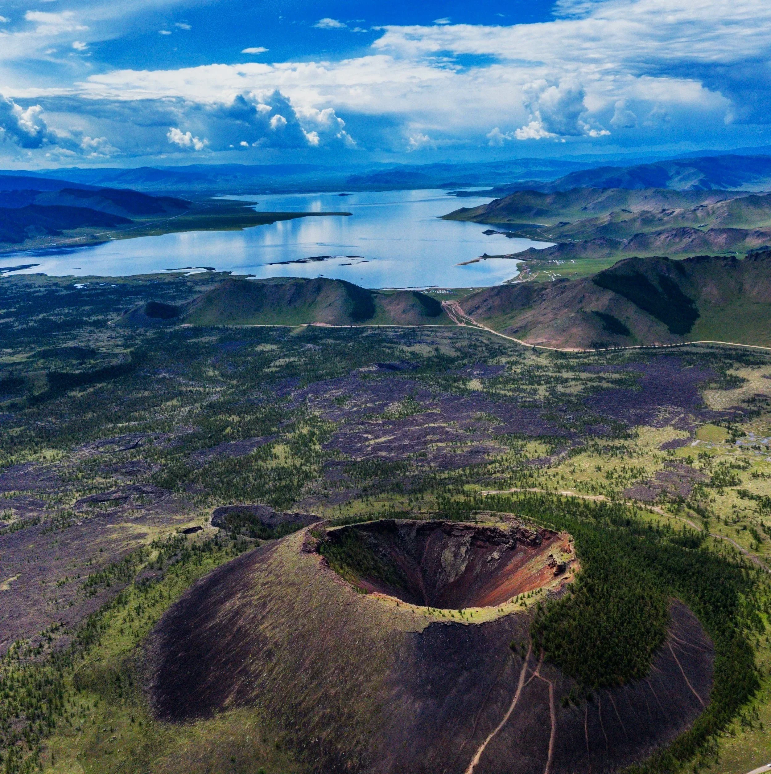 khorgo-volcano-terkhiin-tsagaan.jpg