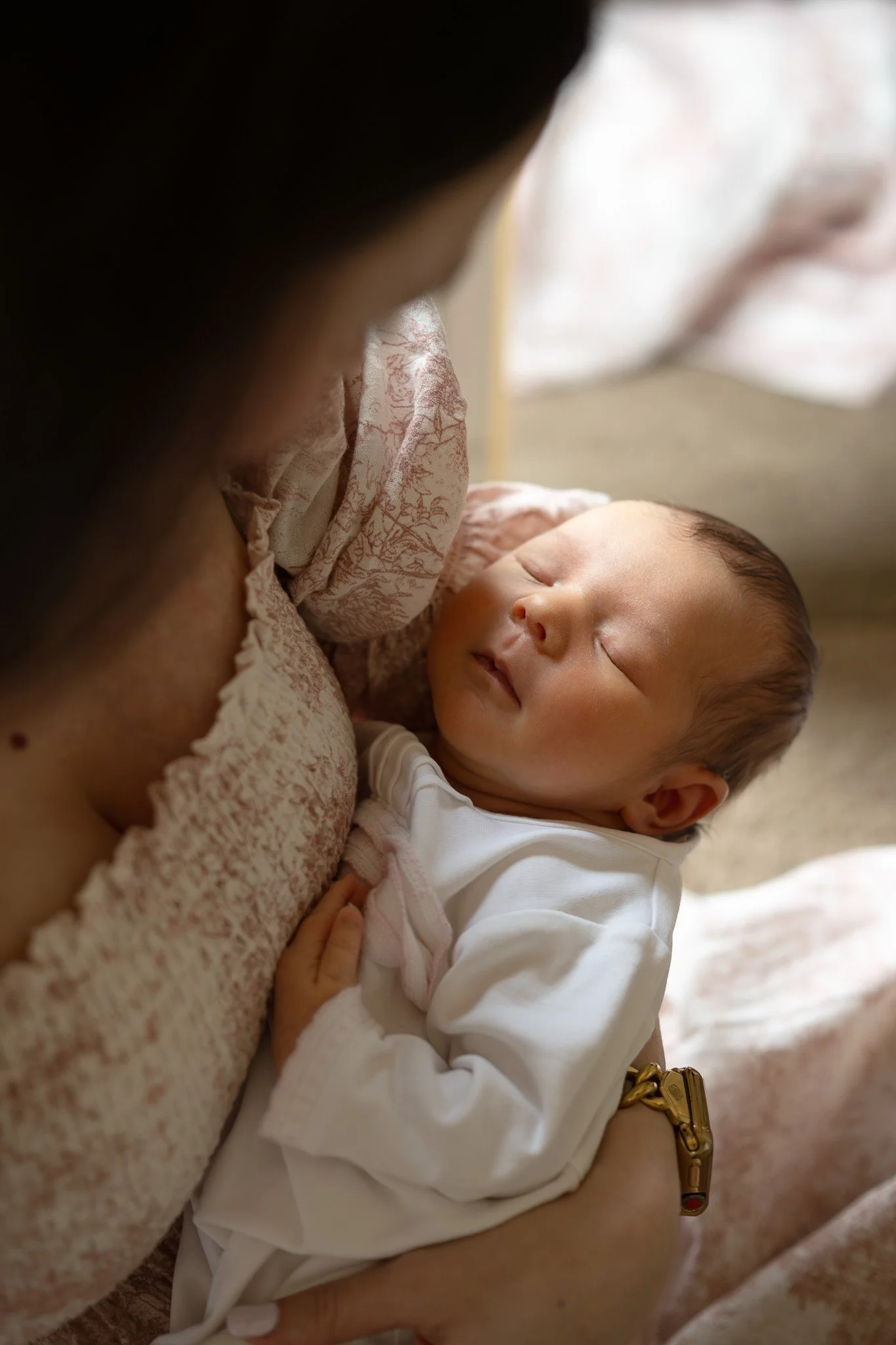 houston newborn at home with mom2.jpg