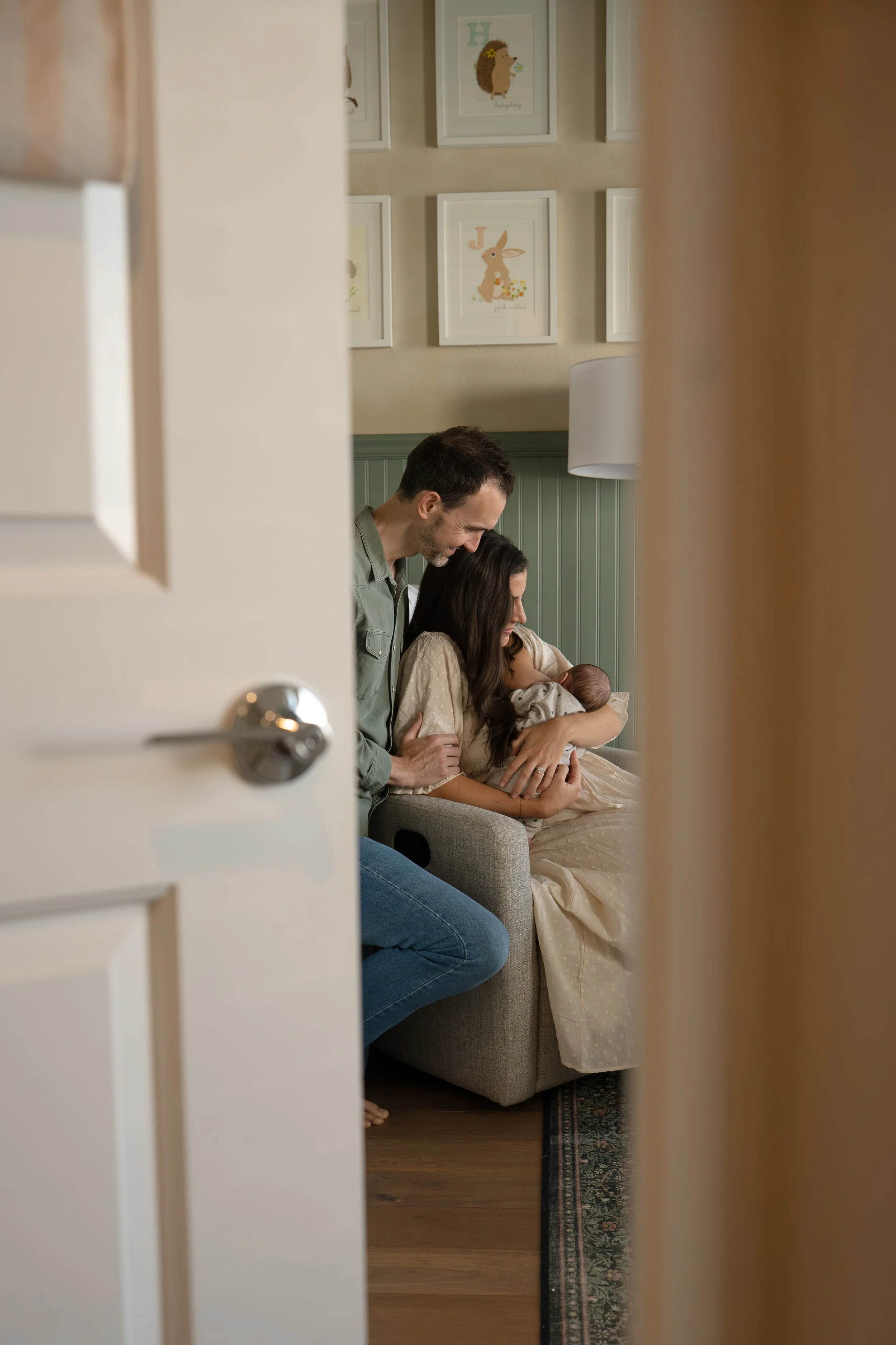 How to Have a Stress-Free In-Home Newborn Lifestyle Session in River Oaks, Houston