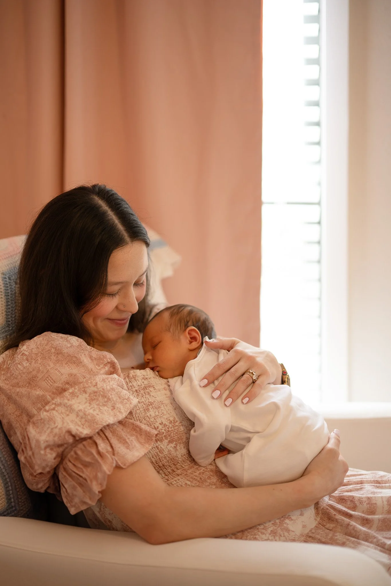 houston newborn at home with mom9.jpg