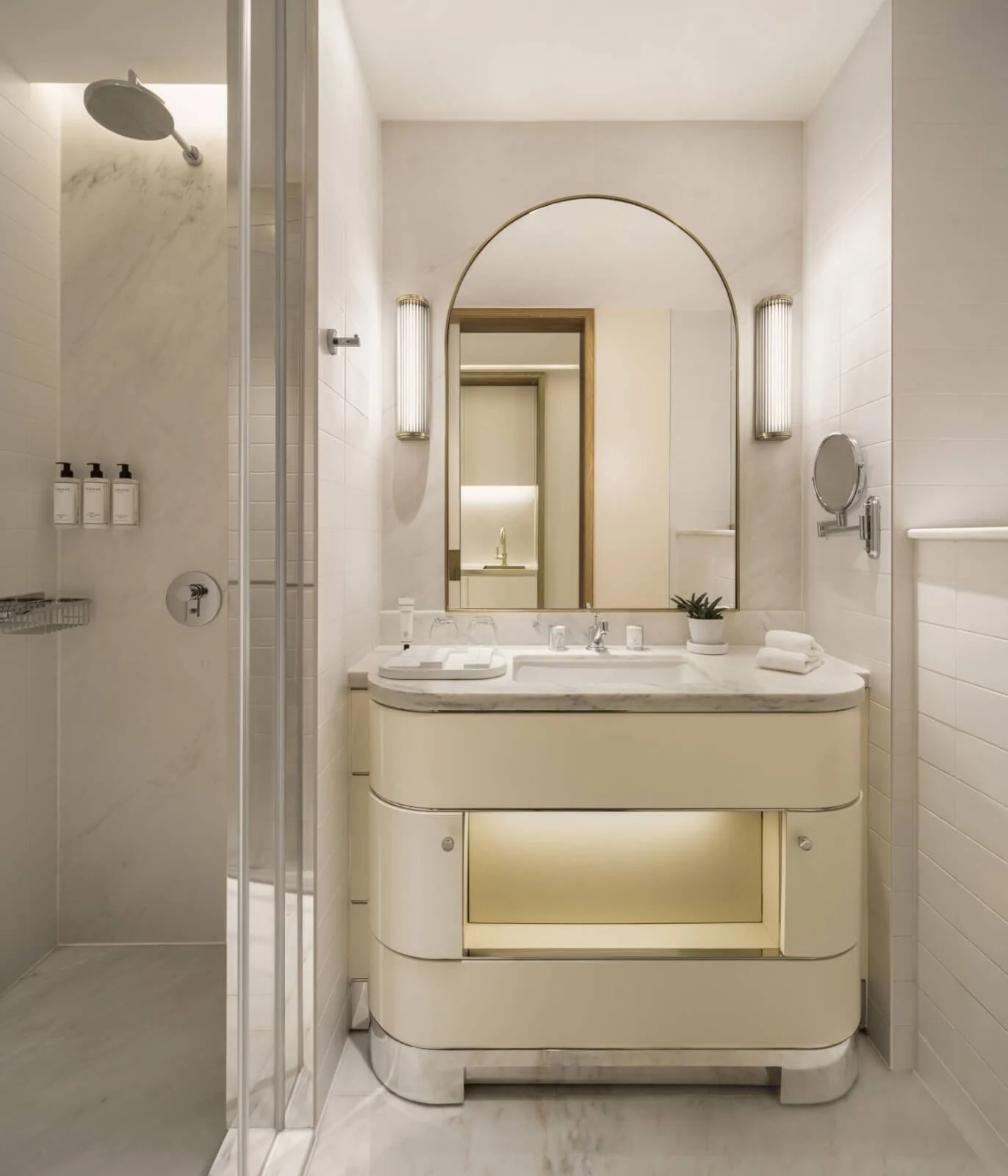 Causeway Bay Lanson Place Service Apartment 