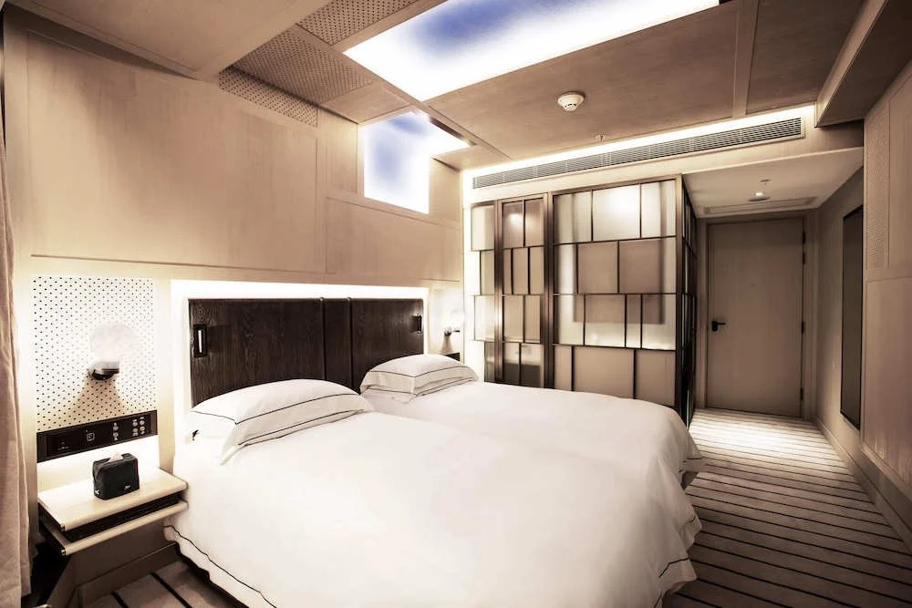 The Emperor Hotel Superior Room