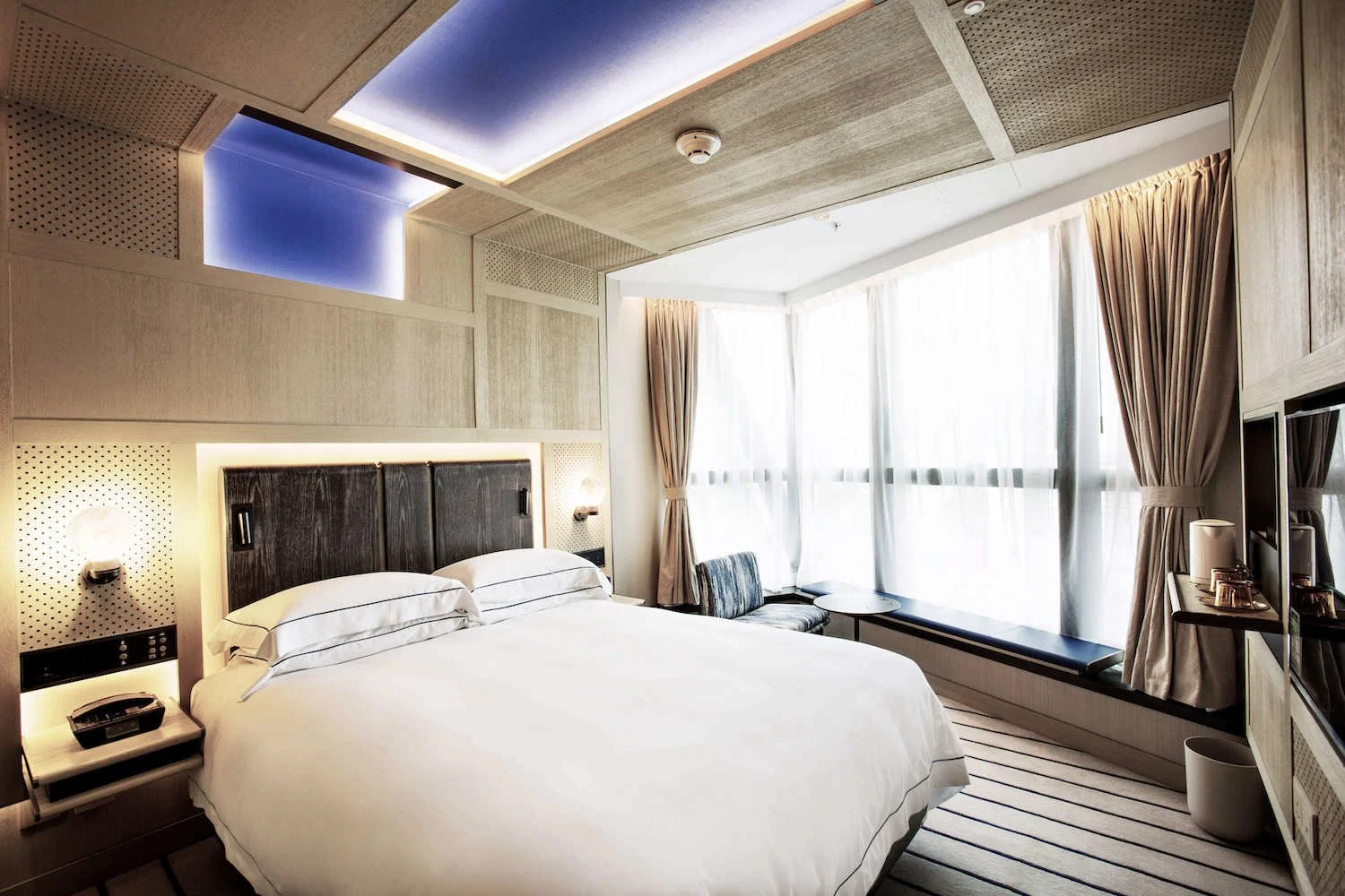 The Emperor Hong Kong Hotel & Serviced Apartment