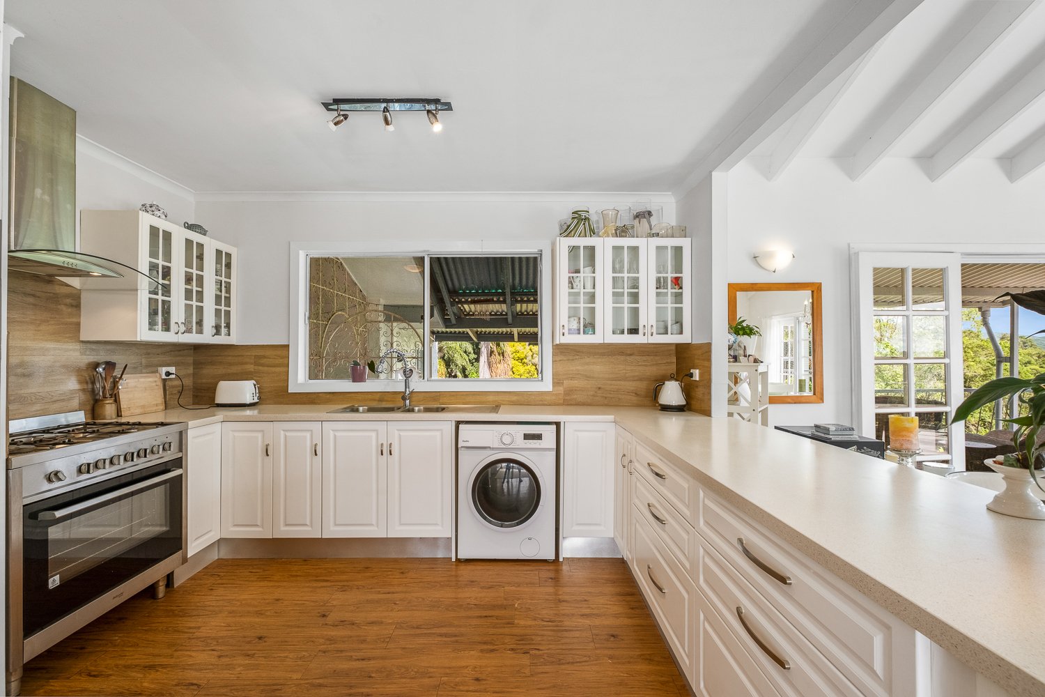REMAX_PANORAMA_205_ROSEMOUNT-183.jpg