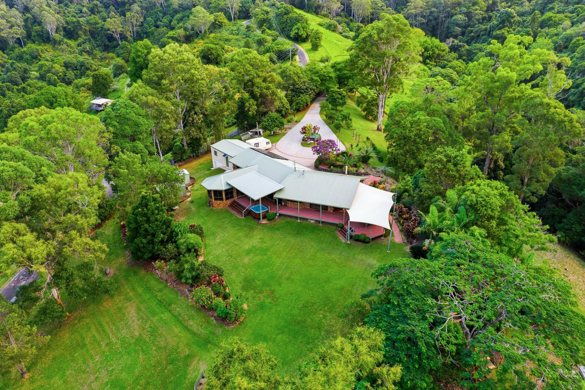 DJI_0540_with_grass.jpg