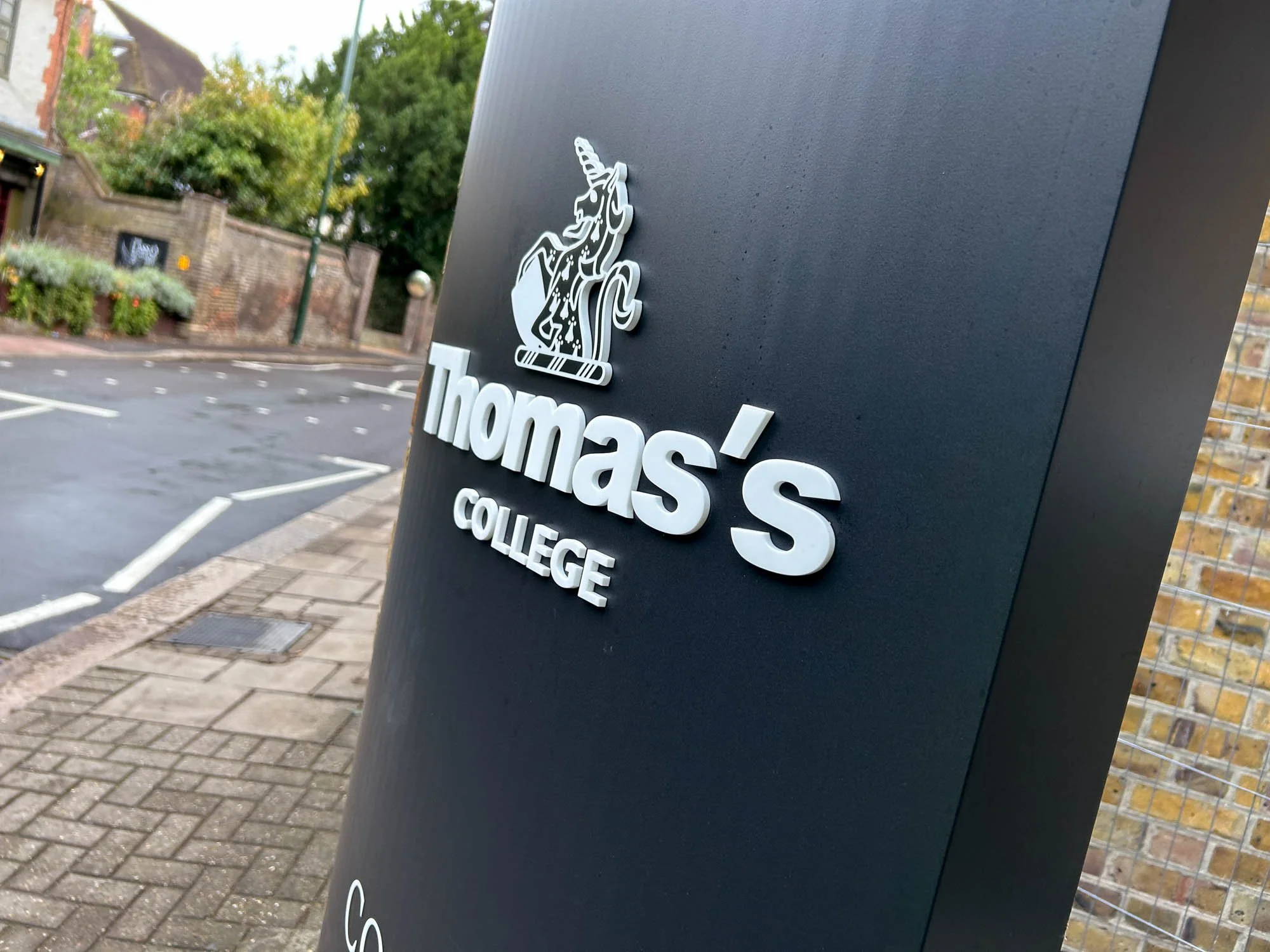 Curved Pillar Signs–schools.jpg