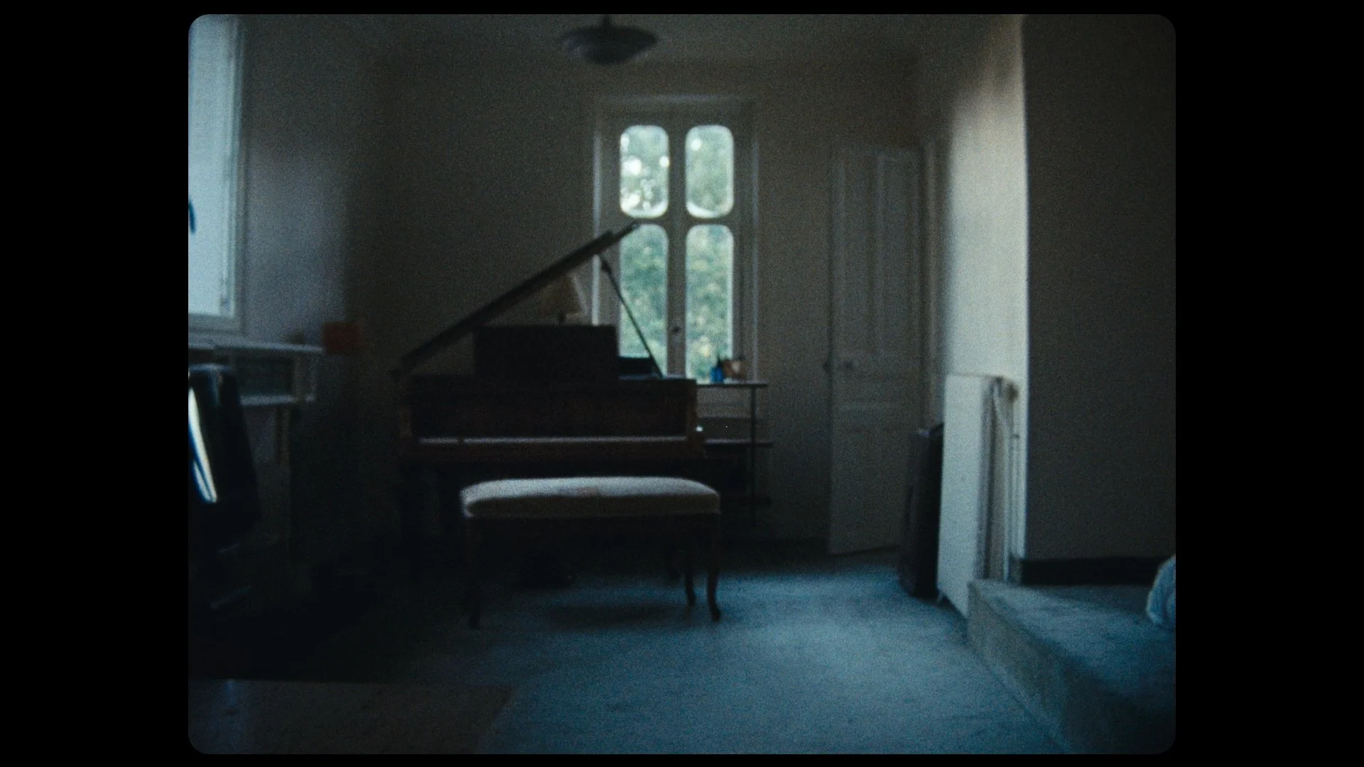 Still 2025-06-13 plouf!_1.1.1.jpg