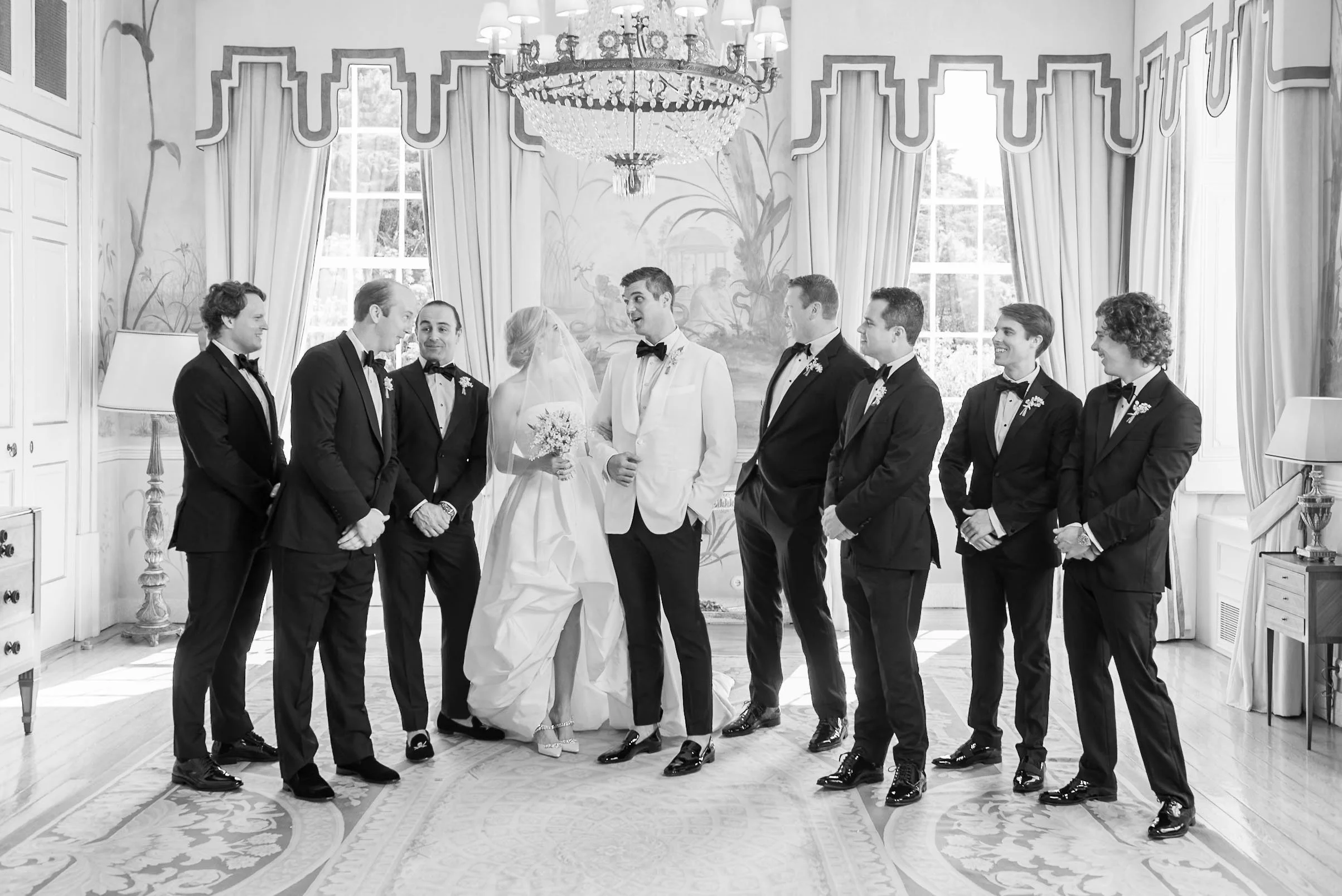 Bride and groom with the groomsmen inside Palácio de Seteais