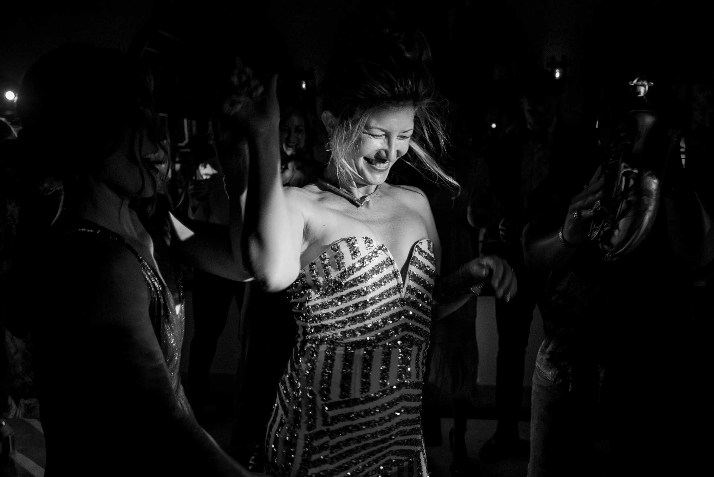 Guest dancing during the wedding party at Quinta da Bella Vista in Sintra, Portugal