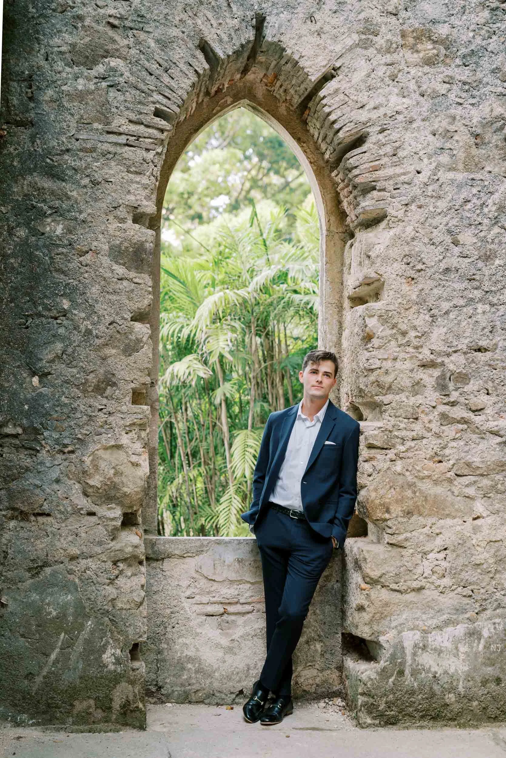 Groom portrait in the ruins of the Palace of Monserrate in Sintra