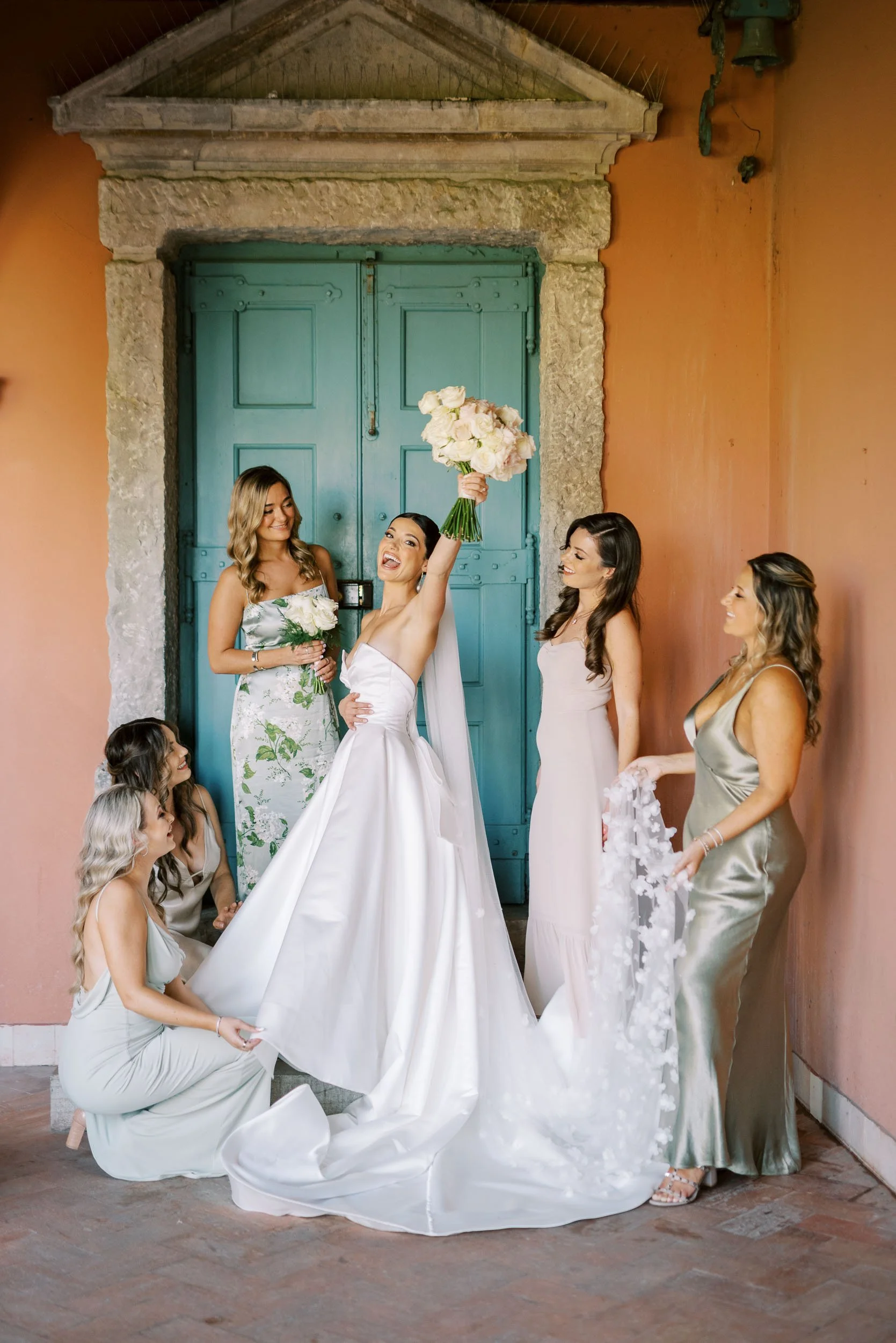 Bride with bridesmaids at Casa dos Penedos in Sintra