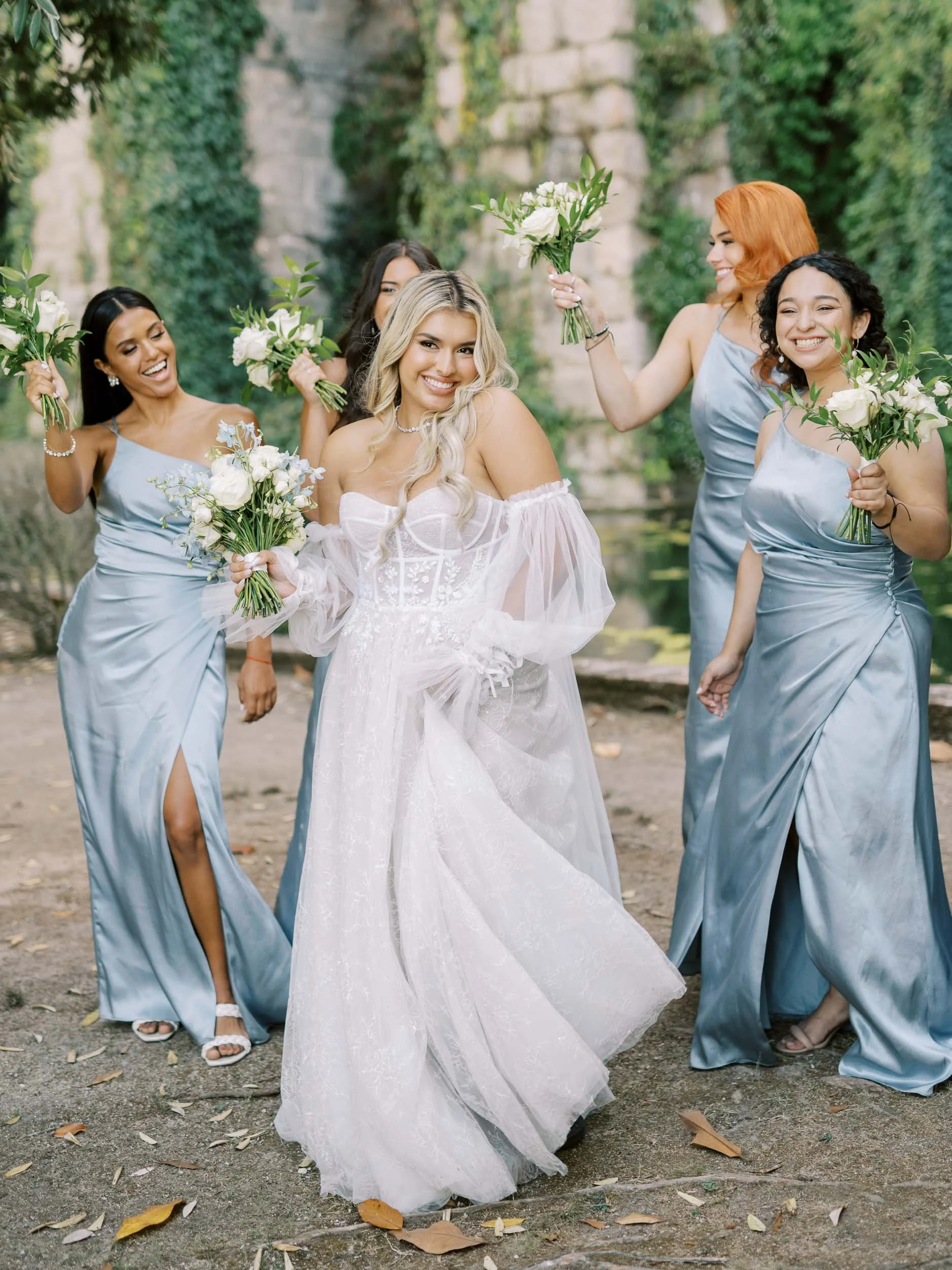 Bride with her bridesmaids at Casa dos Penedos in Sintra, Portugal