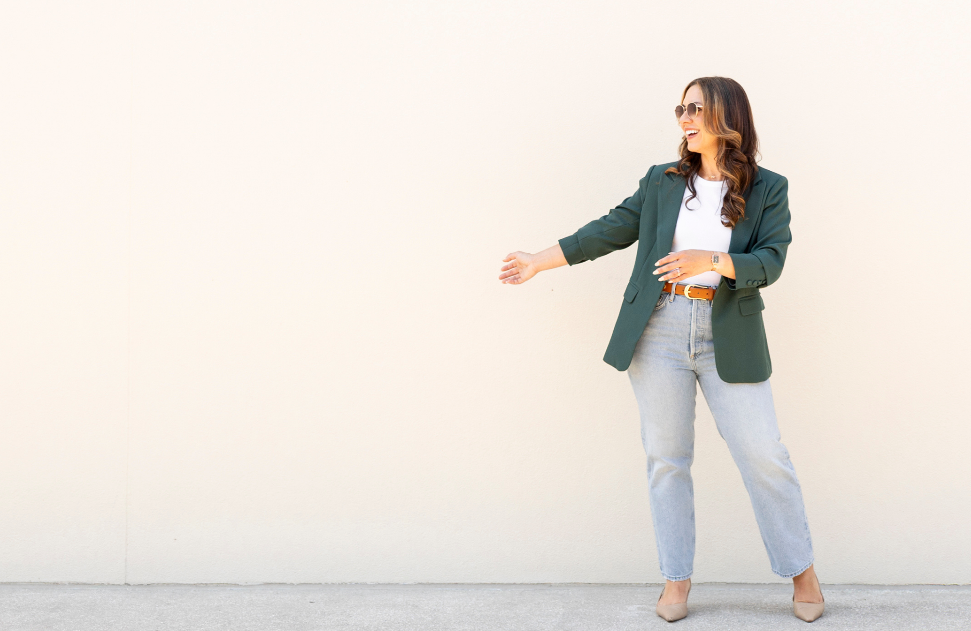 Picture of Samantha Rae inviting you a driven woman to trust yourself