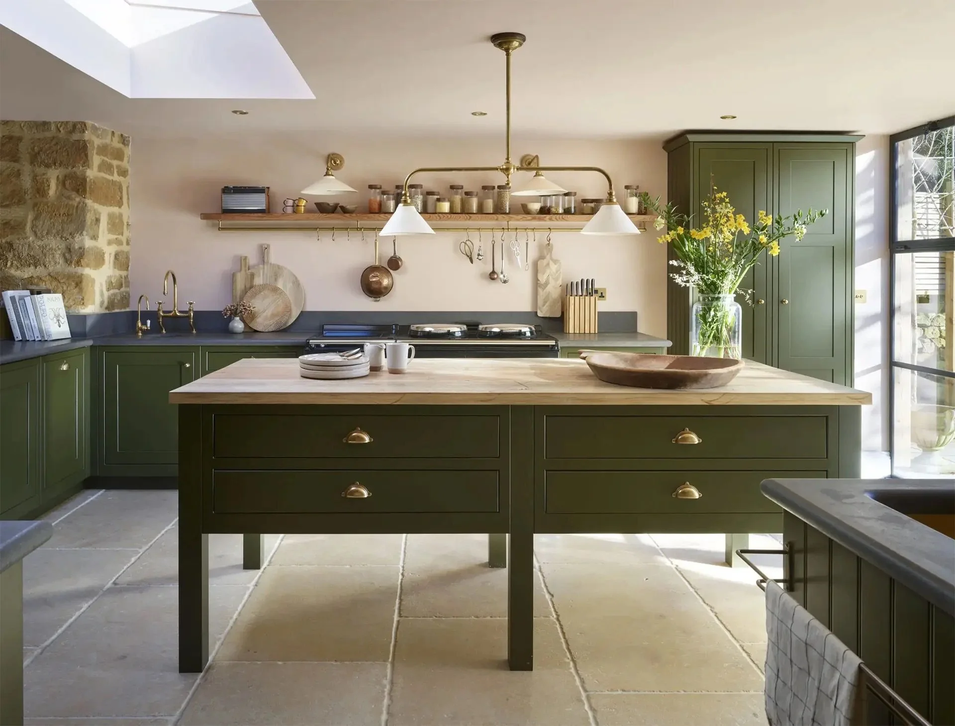 Two tables, one idea: the return of the cooking table