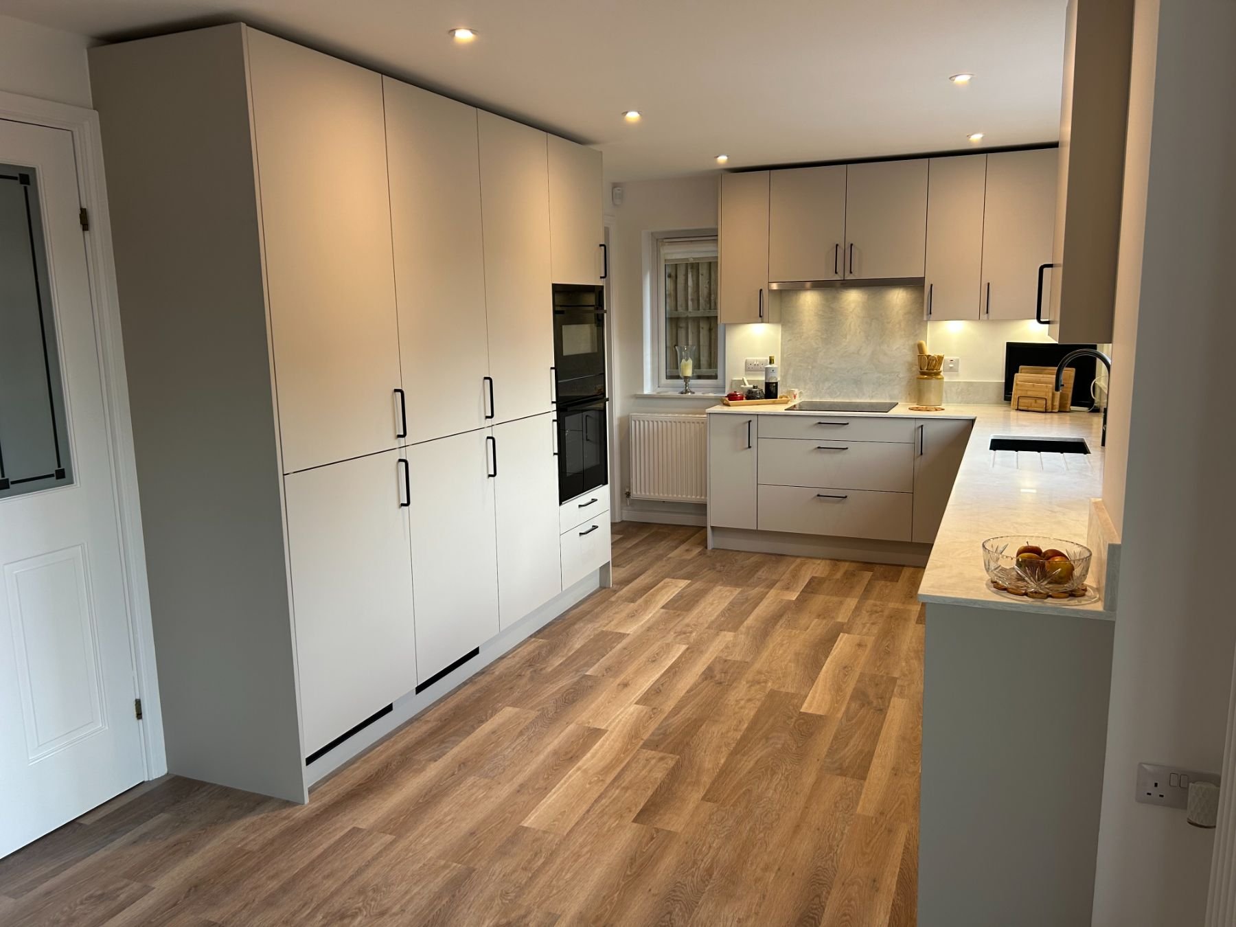 RFK-cashmere-slab-kitchen-06.jpeg