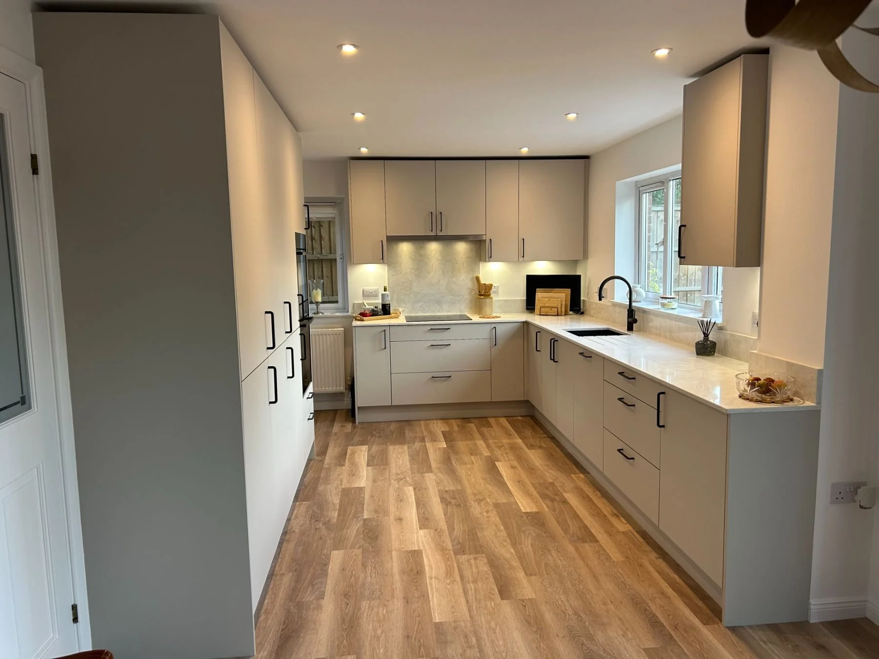 RFK-cashmere-slab-kitchen-05.jpeg