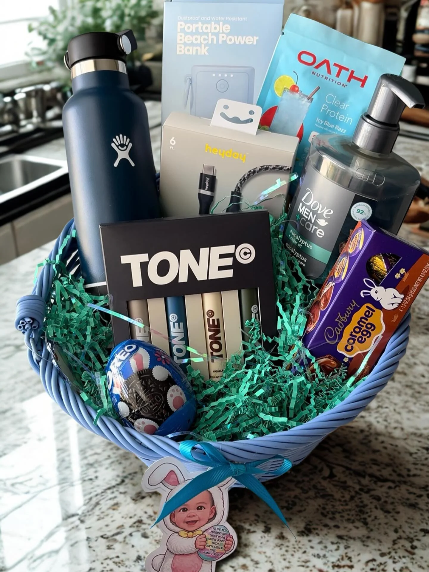 Imagine walking into your Airbnb and this is waiting for you. 

Custom welcome baskets for:
&bull; Bachelorette trips 
&bull; Birthday weekends 
&bull; Girls getaway 
&bull; Honeymoons

The perfect surprise to start your celebration! 

📍 Orlando, FL