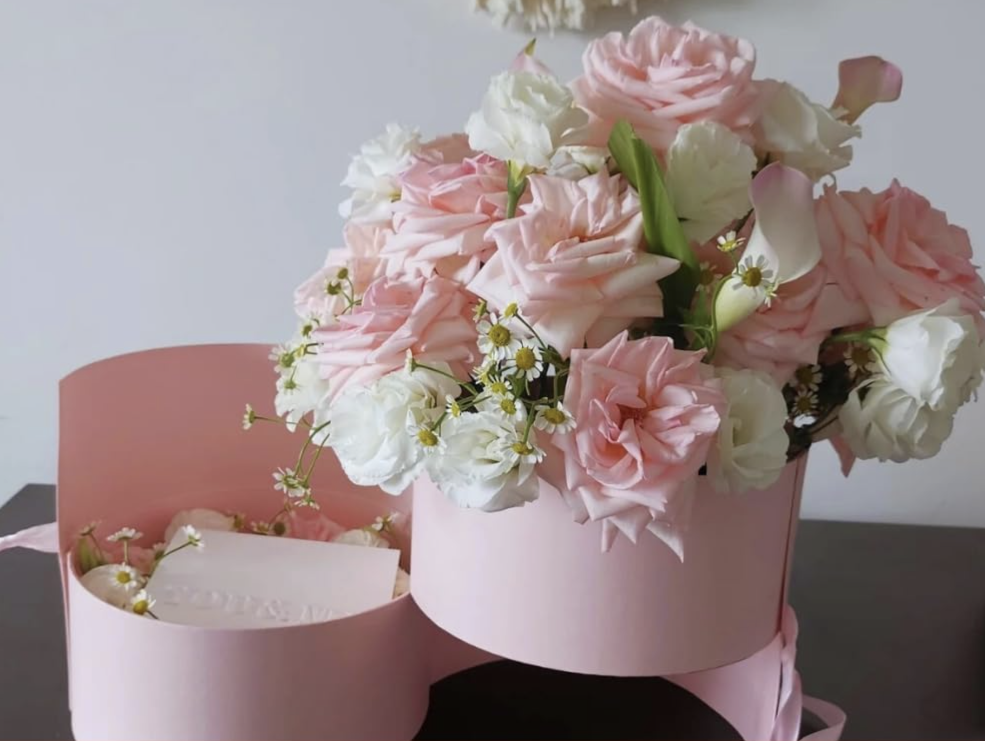 Floral Box with Cookies (6 Cookies)