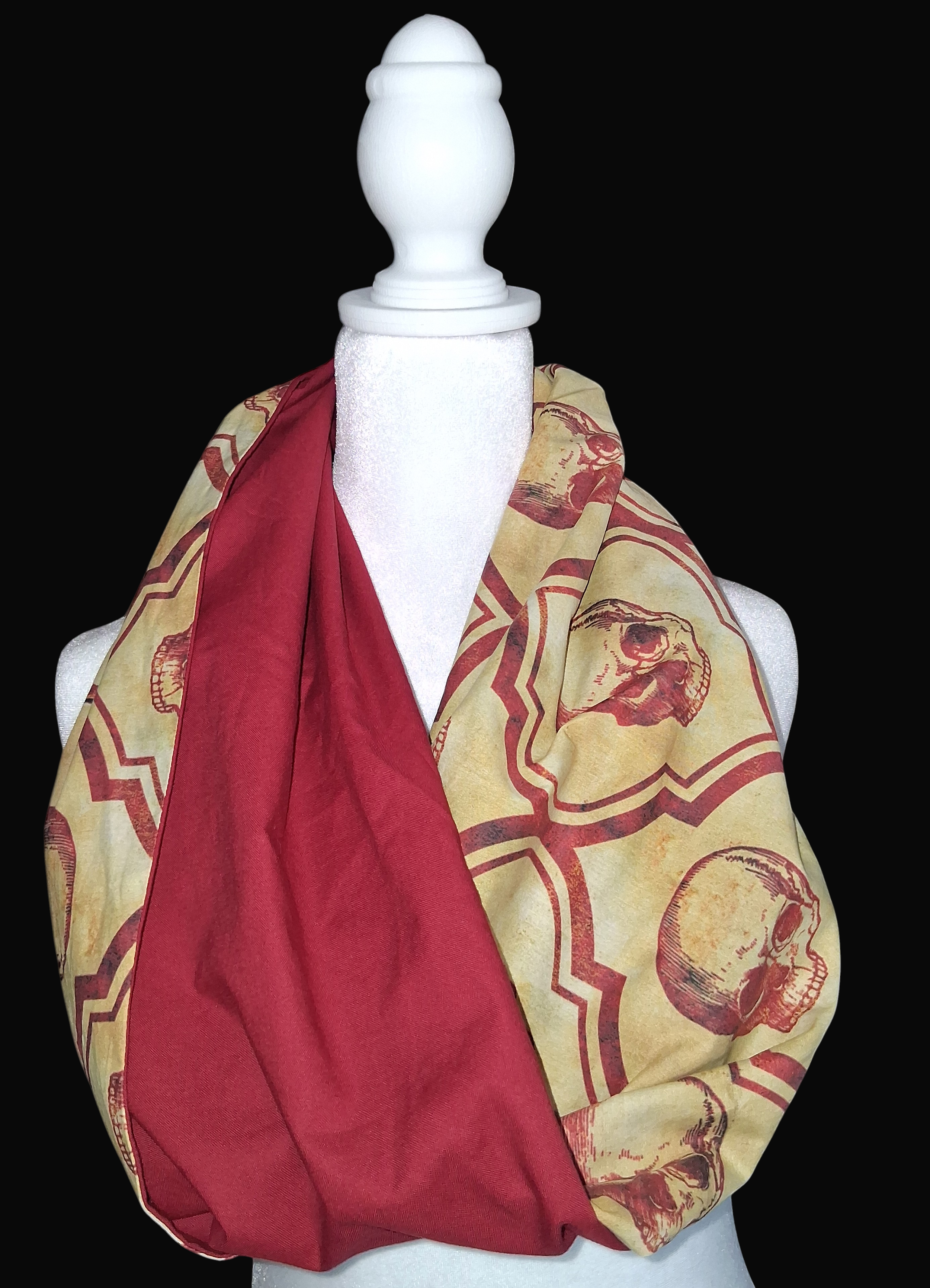 Royal Skulls Infinity Scarf.png
