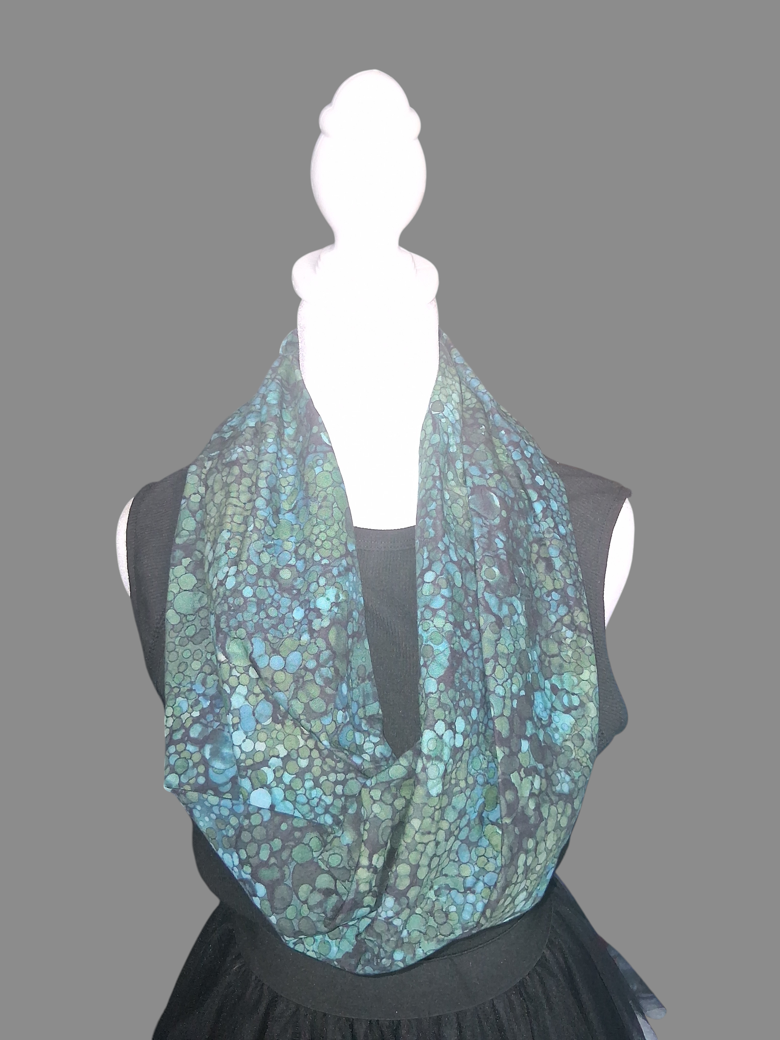 Pebbles Infinity Scarf.png