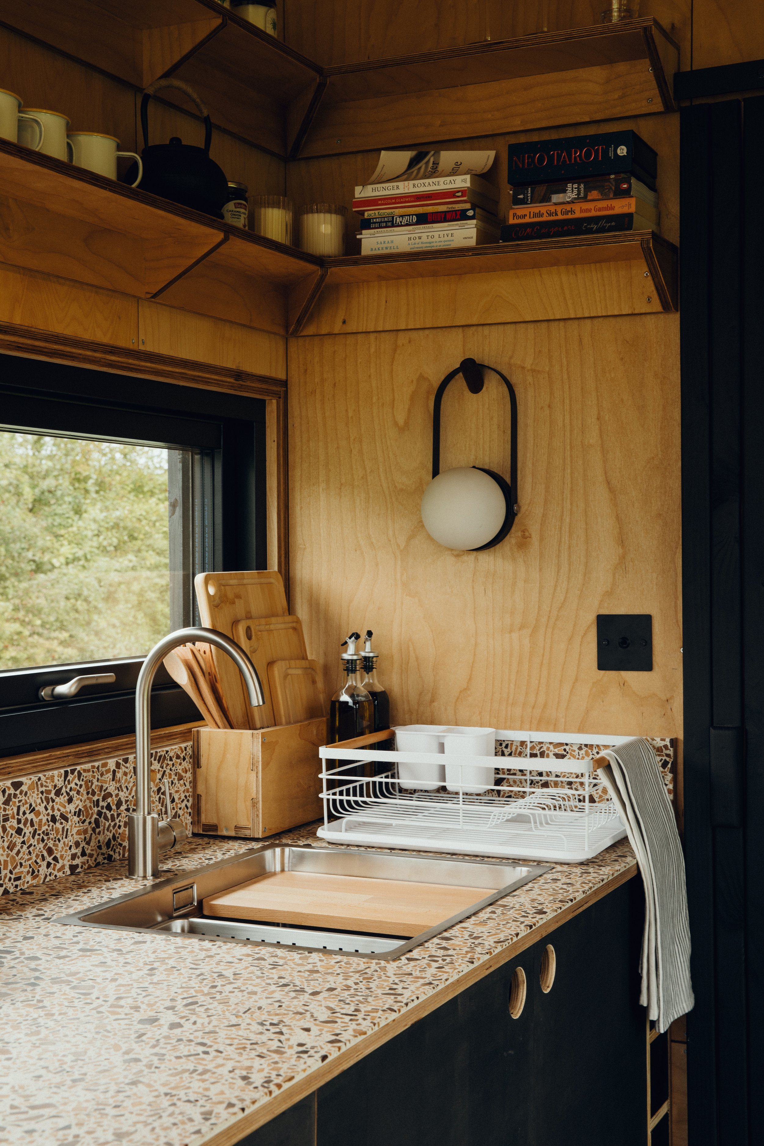 Nutwood Cabin 001 - Tom Joy [ IMG_0460 ].jpg