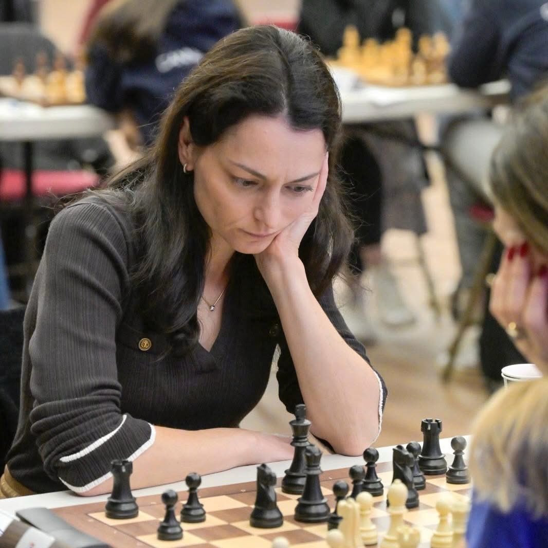 Chess week in @villeasnieres ♟️♟️♟️ Je viens de vivre une semaine charg&eacute;e d&rsquo;&eacute;checs. J&rsquo;ai jou&eacute; 4 parties int&eacute;ressantes pendant le stage qualificatif du Top 12 f&eacute;minin &agrave; Asni&egrave;res. Je voudrais