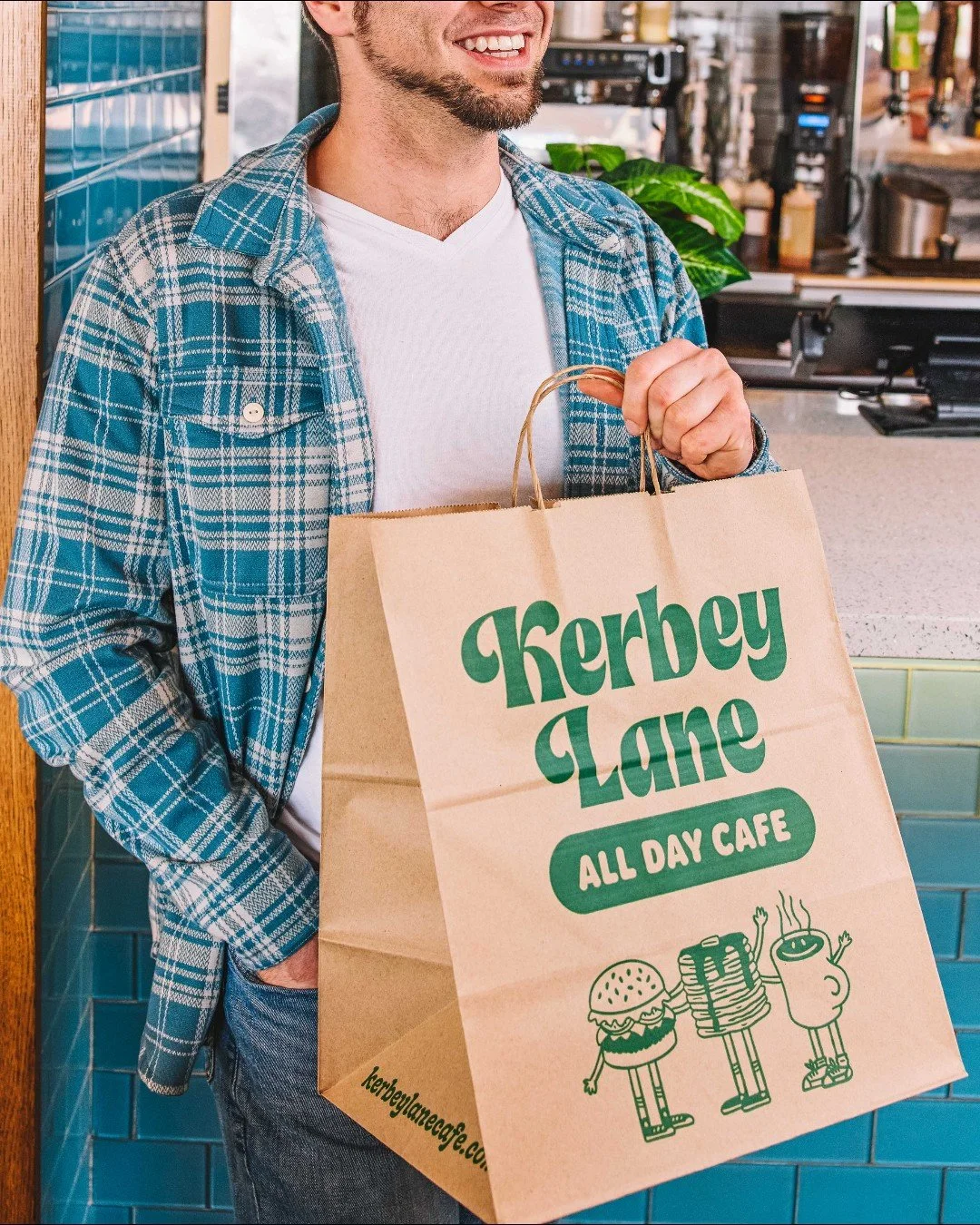 Blues on the Green plans? Bring Kerbey Lane Cafe with you. 🎶

To-go favorites ready for picnic blankets, sunset hangs, and a night in Zilker with your people.