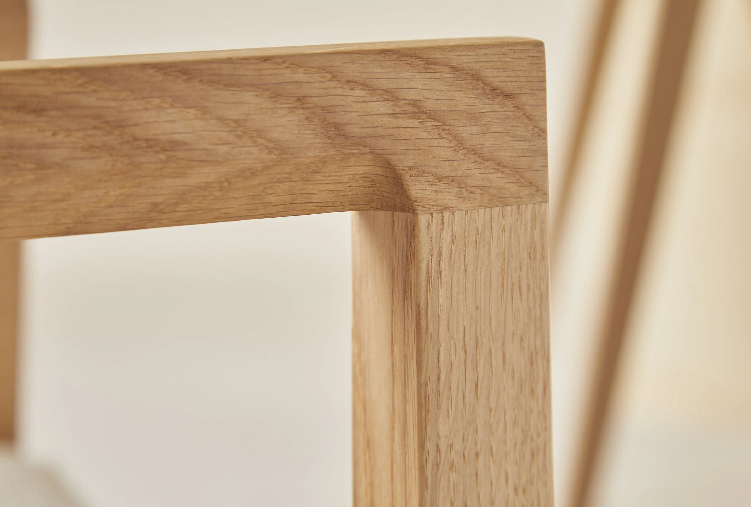 Oak chair 3 leg detail 03.jpg