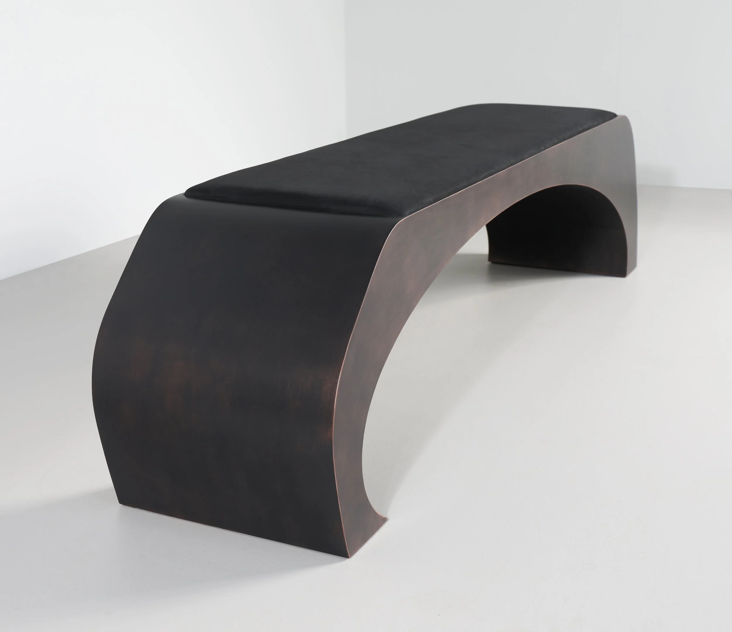 TomFaulkner_Skye_Upholstered_Bench_in_AB_detail[1] - Nichola Vehlow.jpg