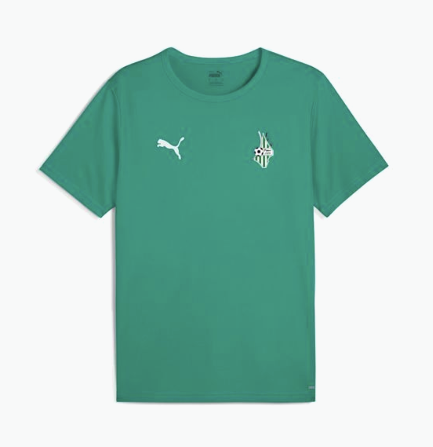 Maillot vert avec le logo de Puma et un écusson de club de football sur la poitrine