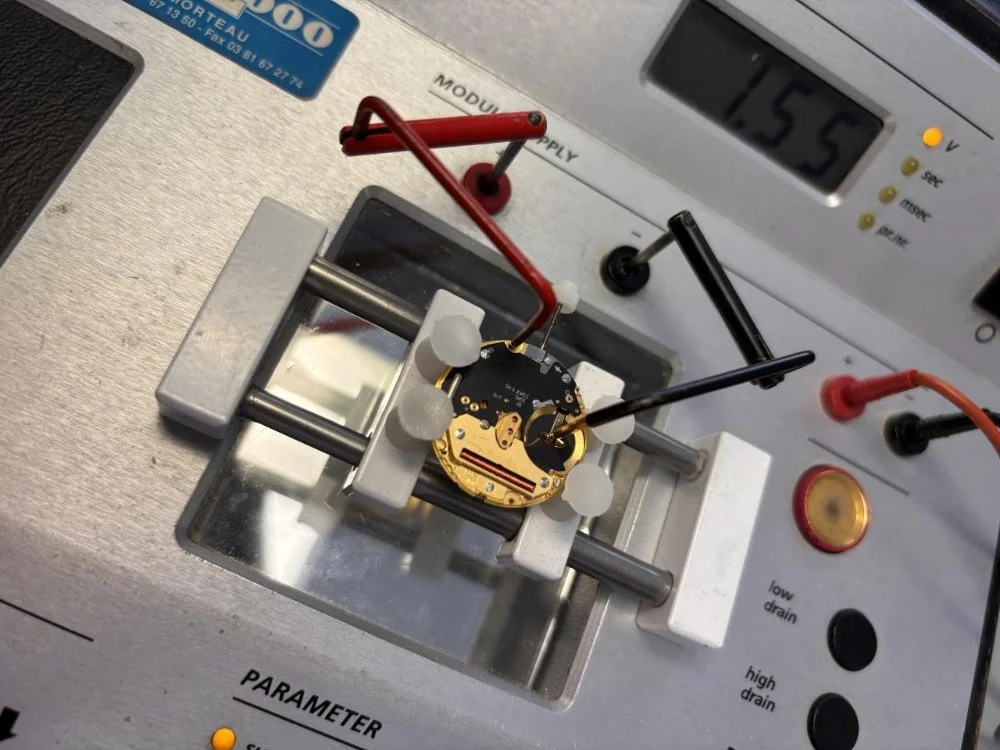 Montres automatiques, mécaniques, chronographes, à quartz, anciennes ou récentes.