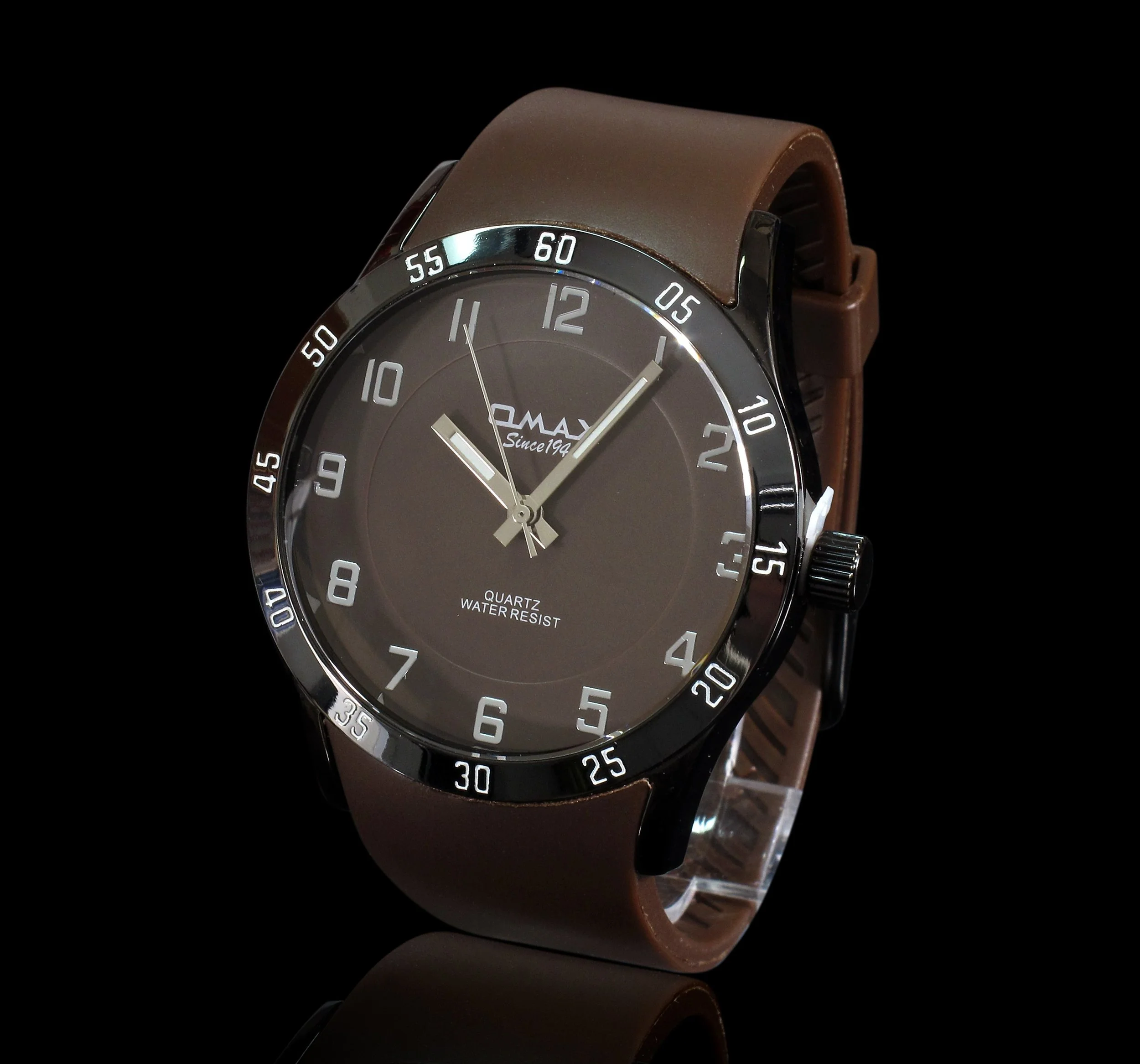 Montres automatiques, mécaniques, chronographes, à quartz, anciennes ou récentes.