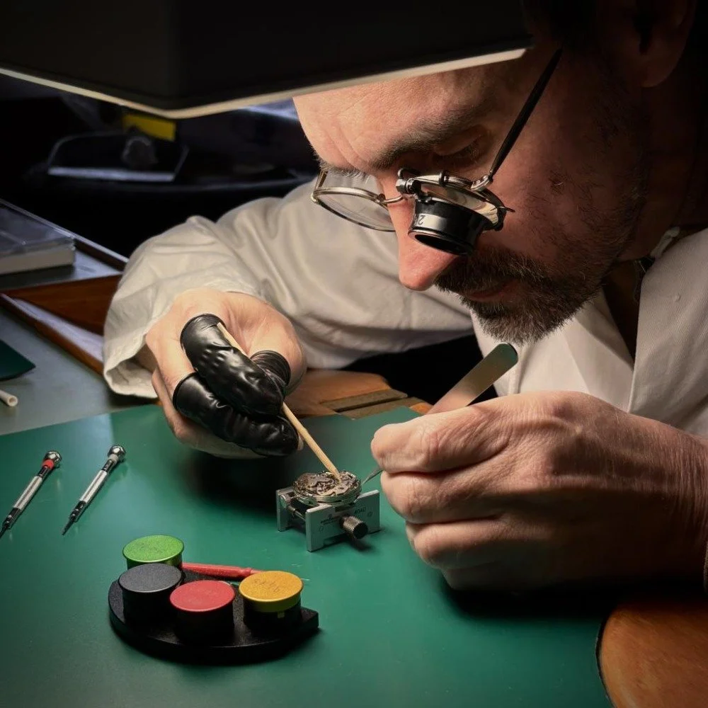 L’atelier Au fil du temps, basé à Clermont-Ferrand, prend en charge la réparation et l’entretien de montres dans toute la région, Auvergne Rhône Alpe.