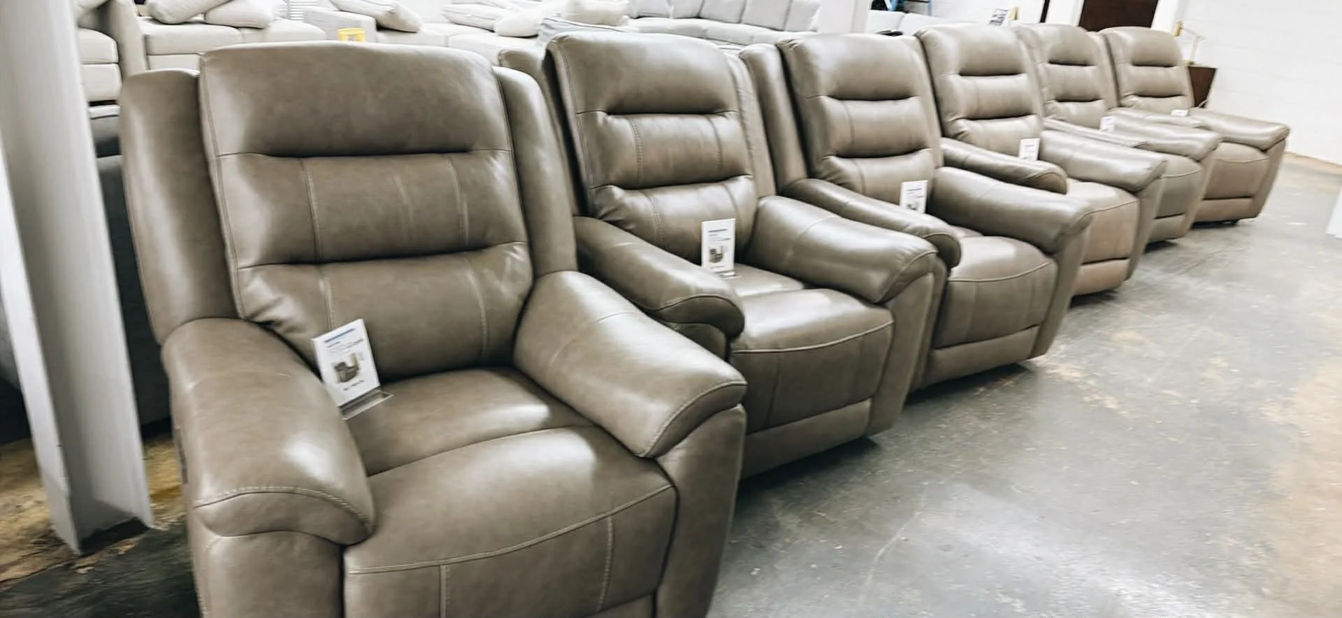 discount recliners on sale at Annie & Al's Appliance outlet in Huntsville AL