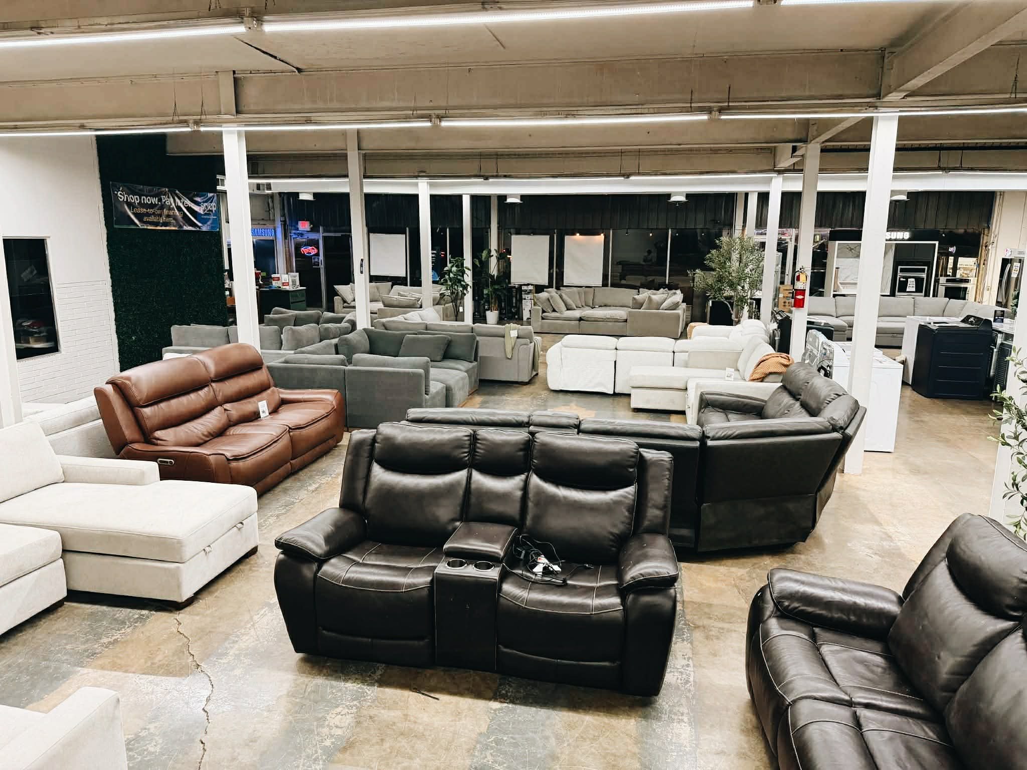 Lots of sofas, recliners, loveseats, and sofas on discount in Huntsville alabama. They are open box and floor model clearance