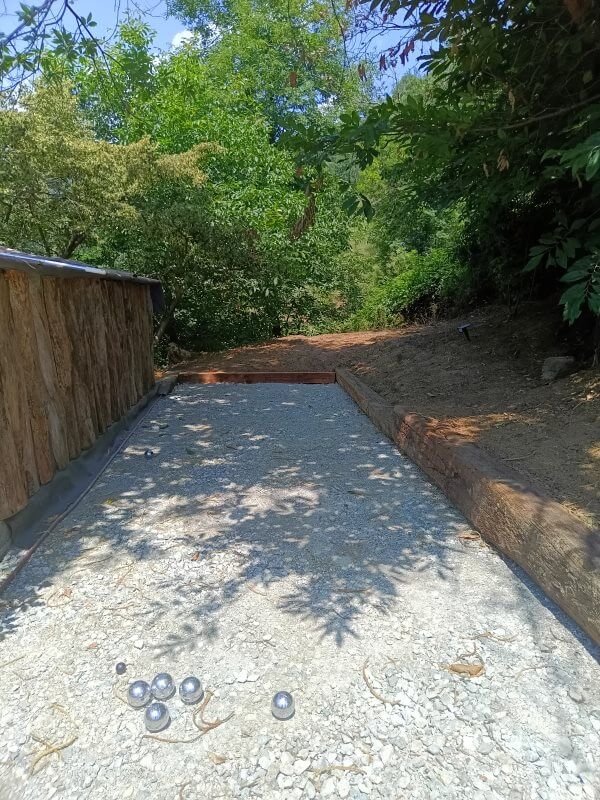terrain-petanque-gite.JPG