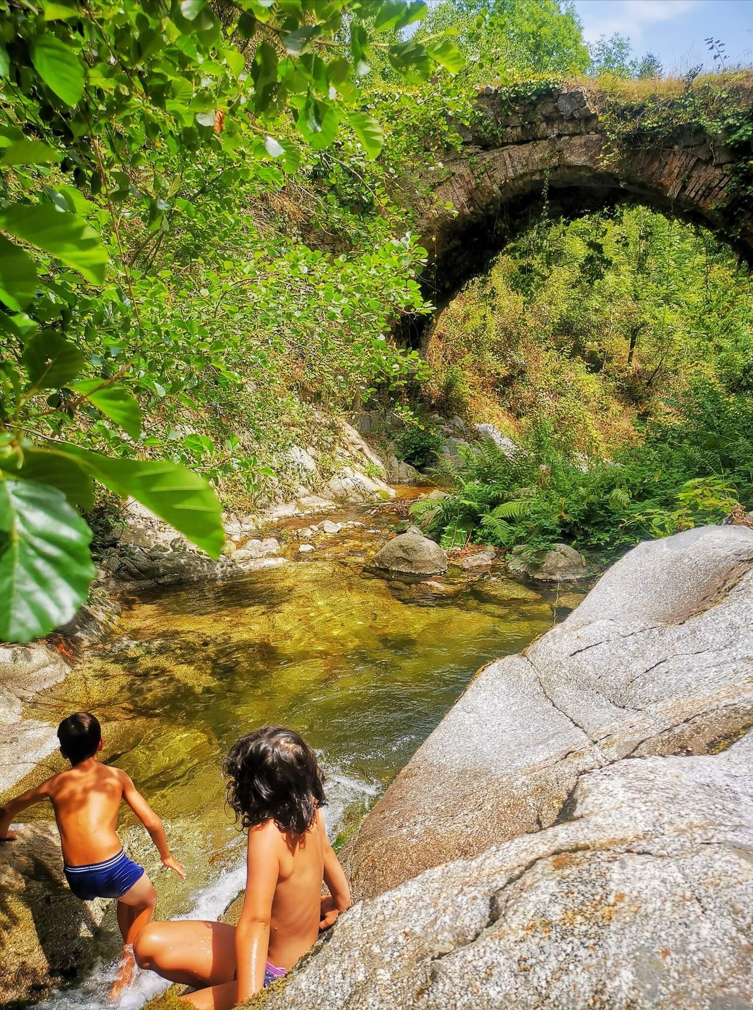 baignade-cascade-pyrenees-orientales.jpg