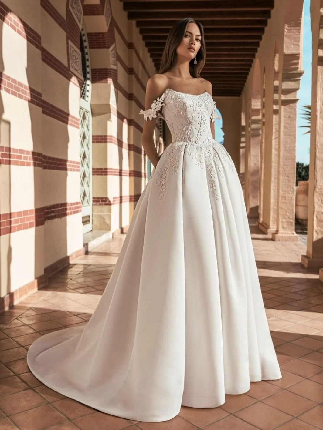 27_Blue_Web_URITZA_Fro_1064_1418_80_s_c1.jpg