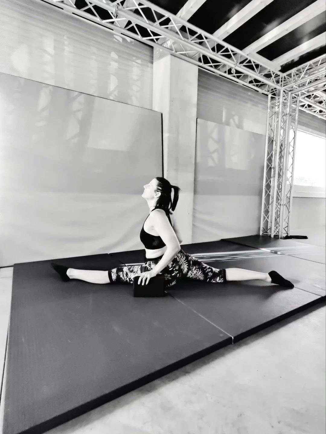 Nur 5% der Menschen k&ouml;nnen angeblich den Spagat und Juli zeigts vor #schei&szlig;sportlehrer
#spagat #flexibility #fitness #sport #fitnessmotiviation #split #flexygirl #happyflex #training #instructor #happyfit #gym #gymworkout #gymgirl