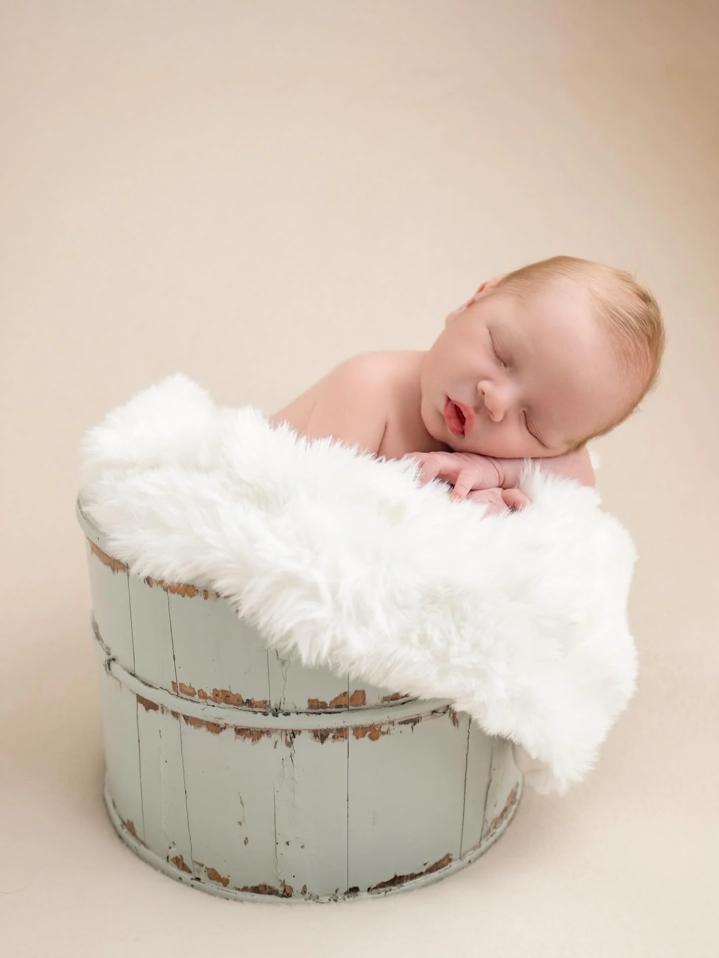 Welcoming baby Bennett 🤍

The sweetest little guy and already so, so loved. You could feel it in every moment during this session. Watching his parents soak him in, love on him, and just be completely in awe of their baby&hellip; it never gets old. 