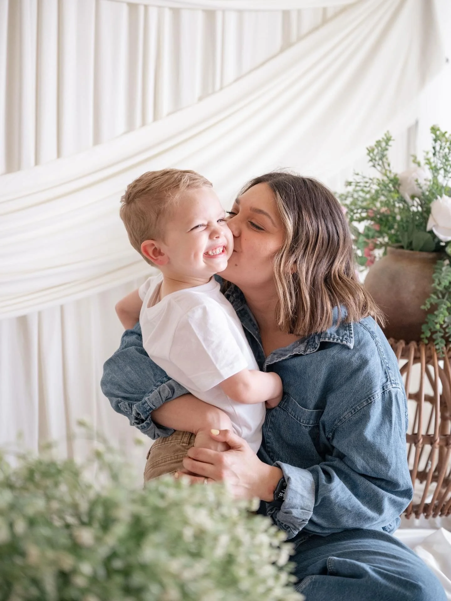 Motherhood, in all its beautiful chaos 🤍

The little arms wrapped tight around your neck, the tiny hands reaching for you, the way they look at you like you&rsquo;re their whole world&hellip; these are the moments that matter most.

It&rsquo;s not a