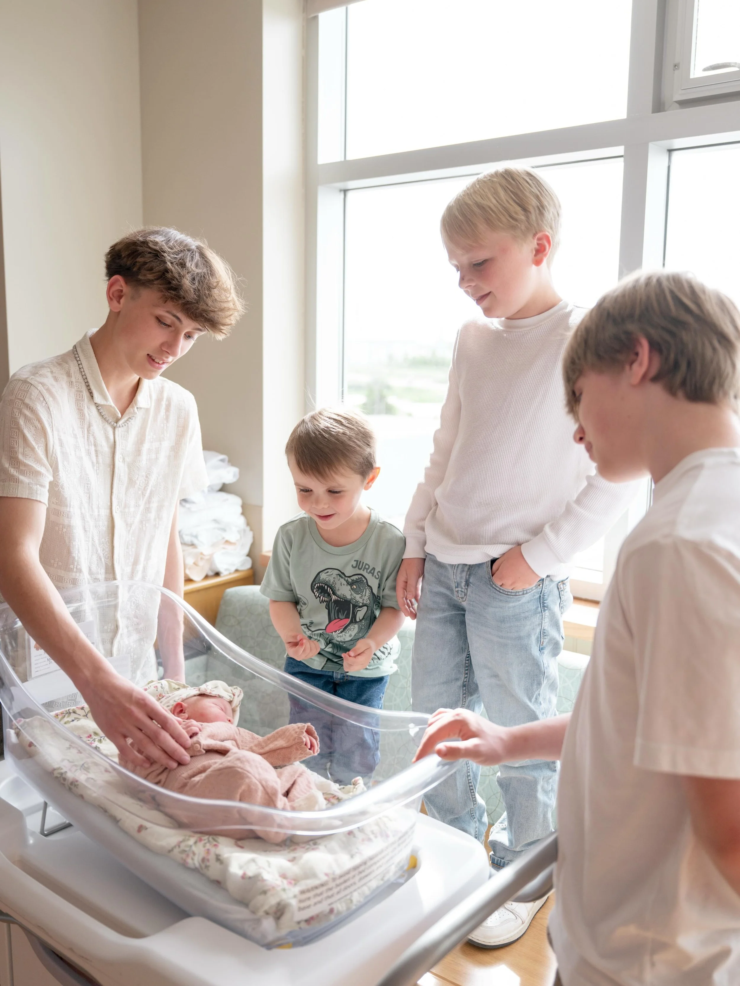 Their first baby girl 🤍

This sweet family welcomed baby Eleanor, and watching her big brothers meet and adore their new baby sister was something so incredibly special to witness. The excitement, the curiosity, the gentle cuddles&hellip; you could 